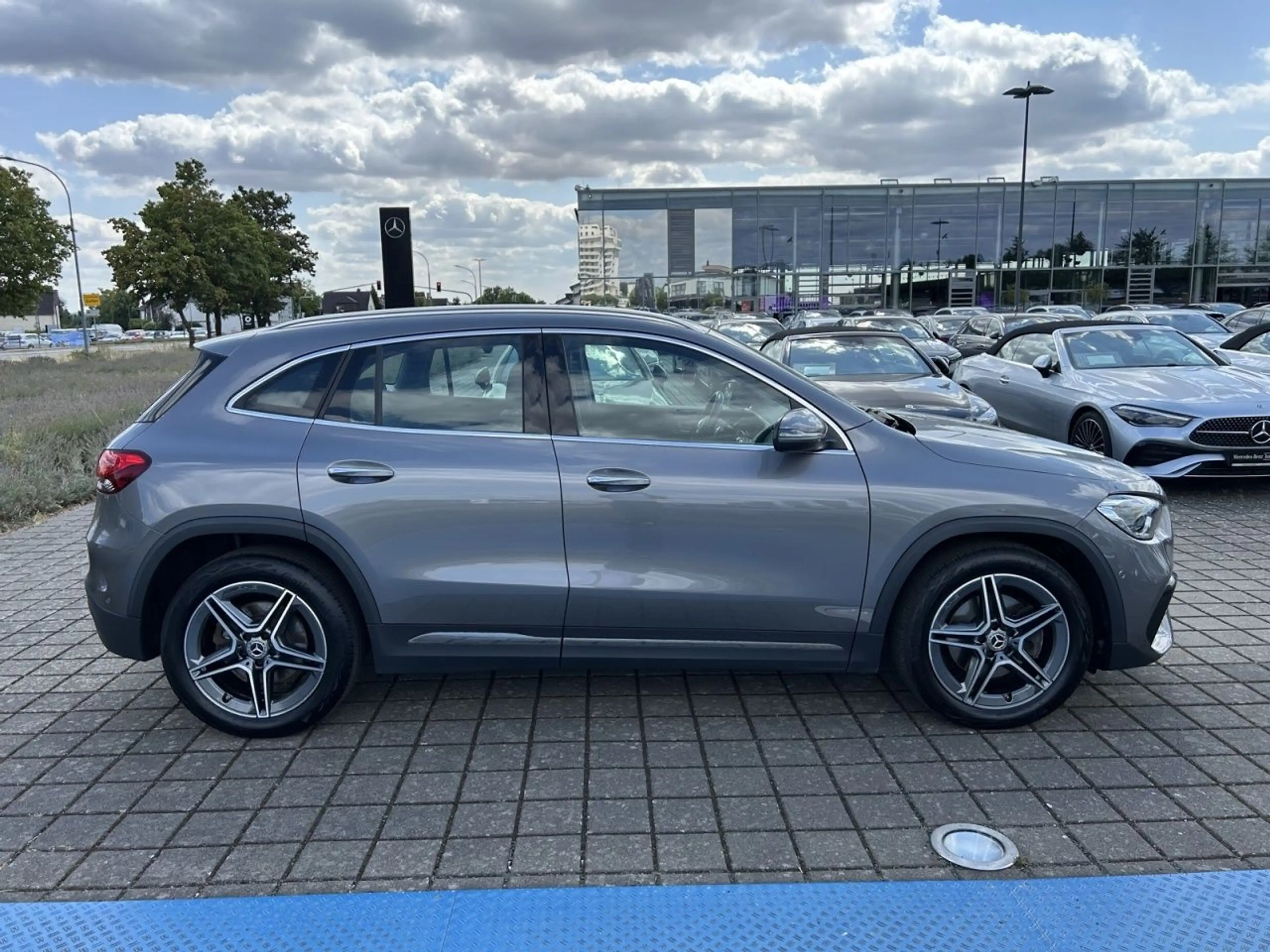 Mercedes-Benz GLA 220 d 4MATIC AMG+BURM+MULTIBEAM+TOTW+AHK+KAM — photo 5