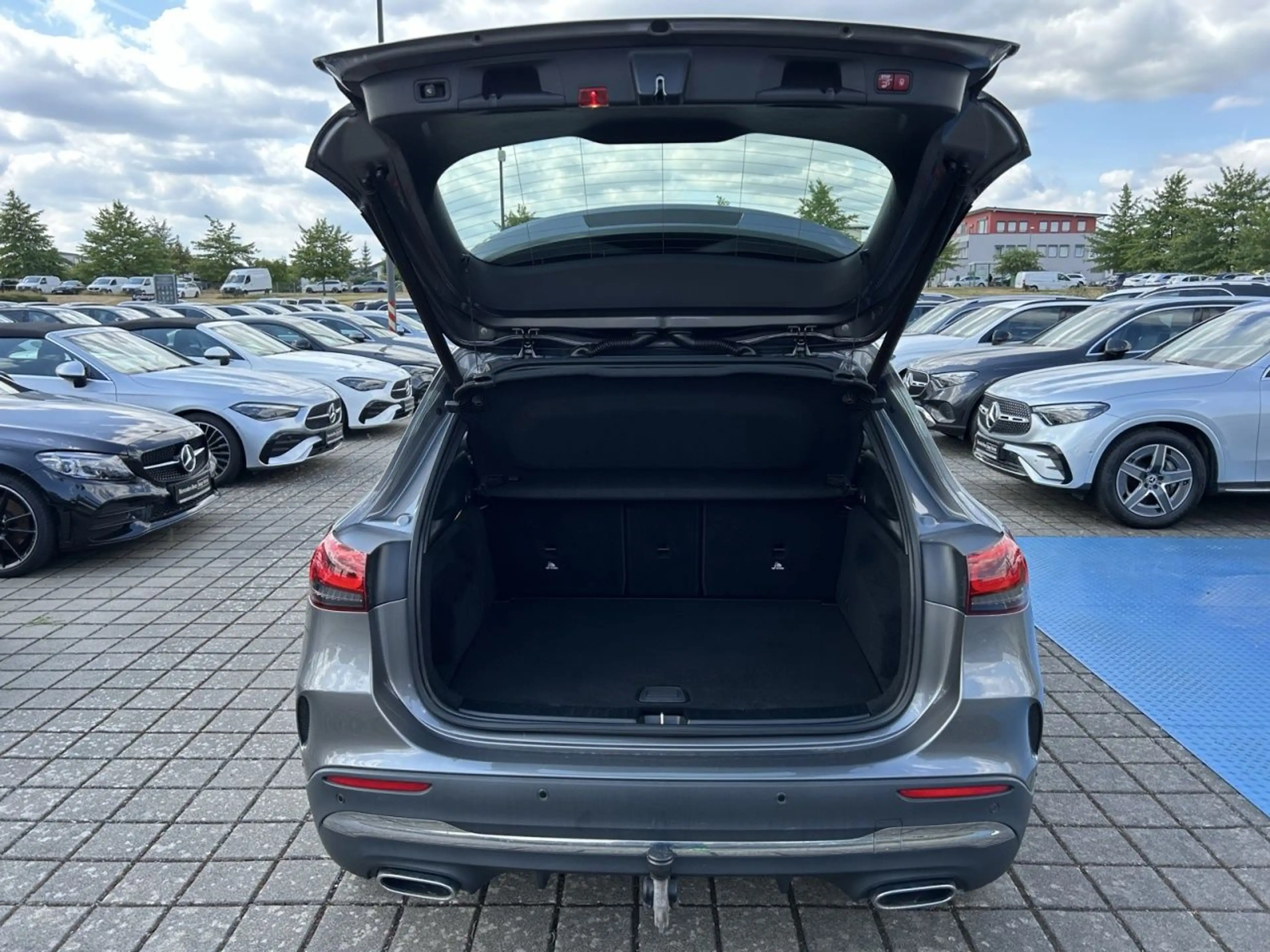 Mercedes-Benz GLA 220 d 4MATIC AMG+BURM+MULTIBEAM+TOTW+AHK+KAM — photo 10