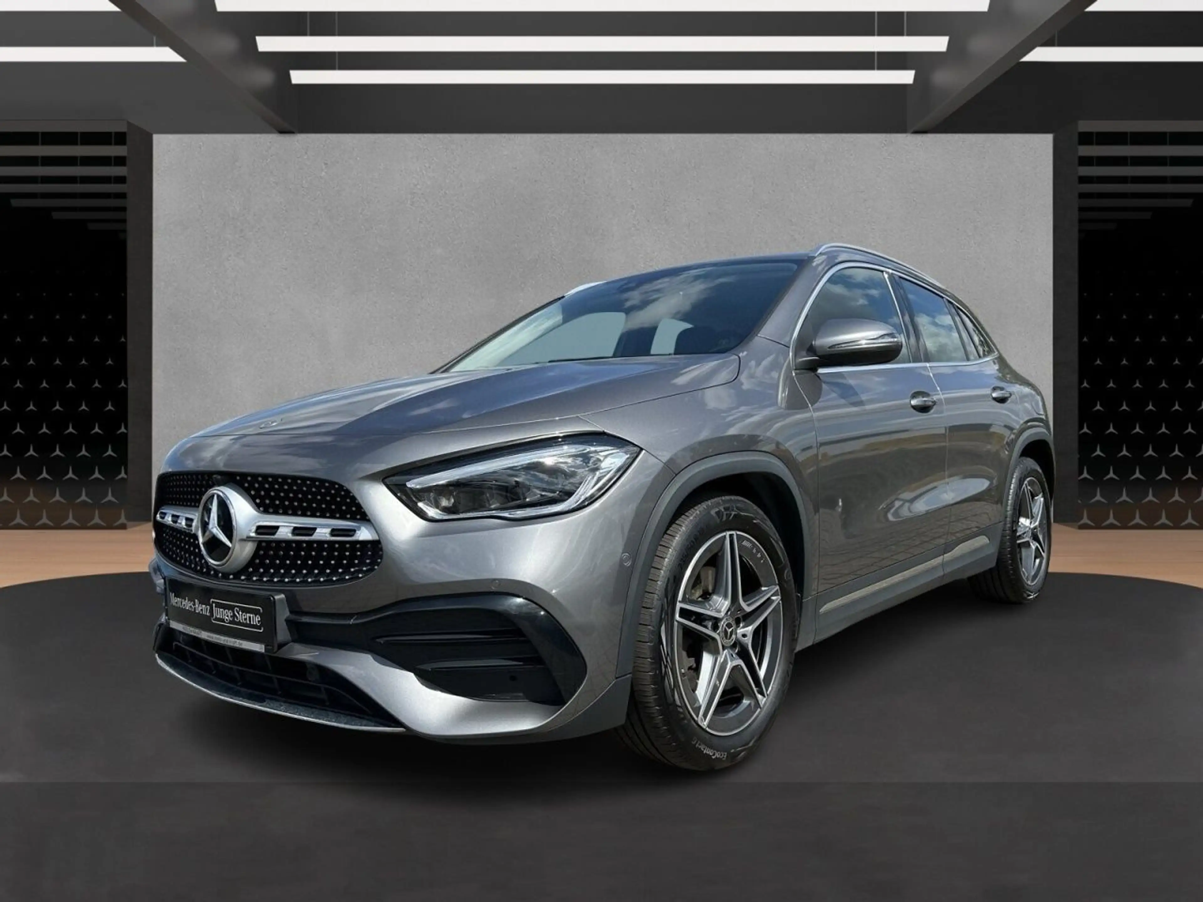Mercedes-Benz GLA 220 d 4MATIC AMG+BURM+MULTIBEAM+TOTW+AHK+KAM — photo 2