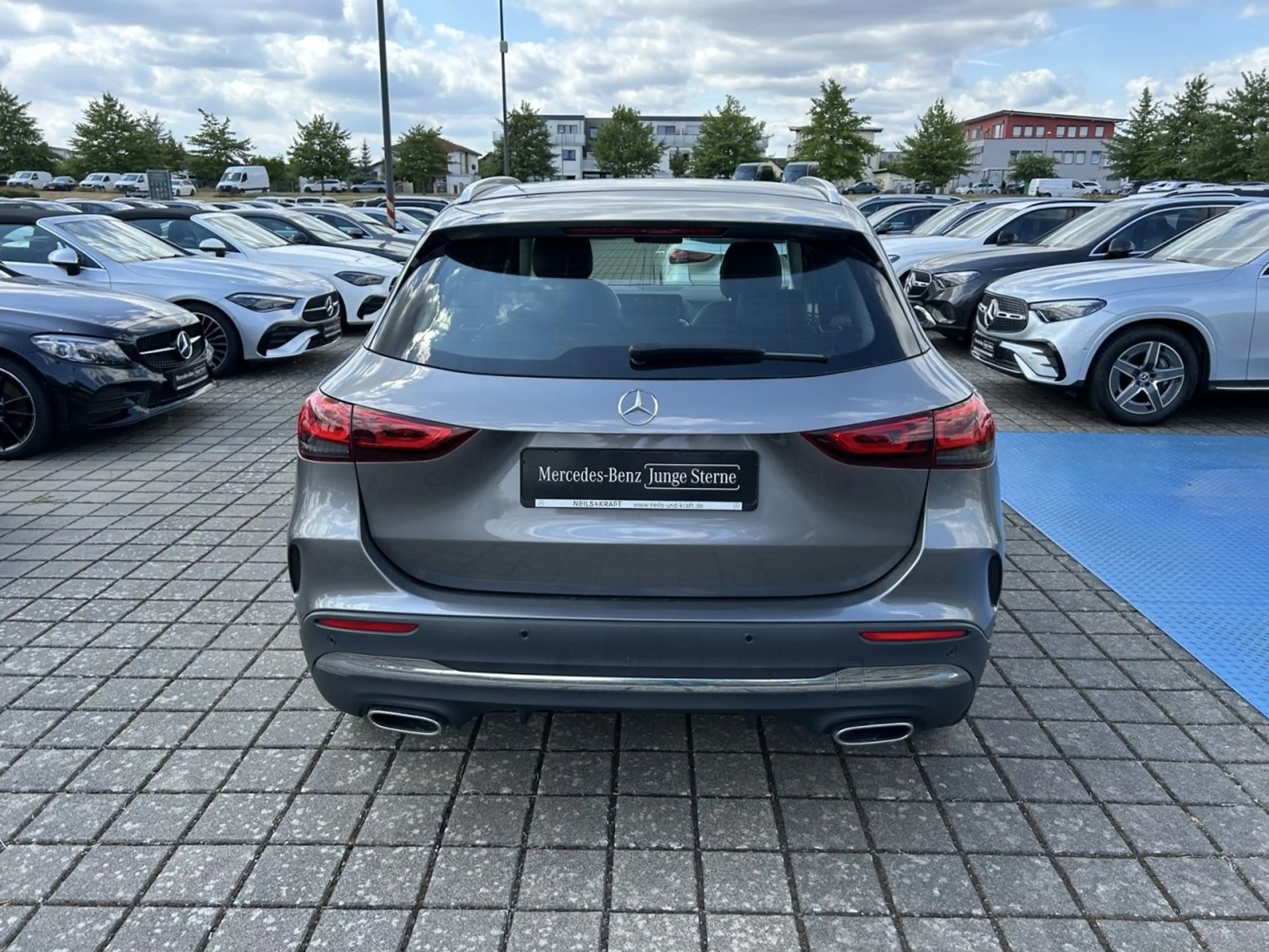 Mercedes-Benz GLA 220 d 4MATIC AMG+BURM+MULTIBEAM+TOTW+AHK+KAM — photo 7