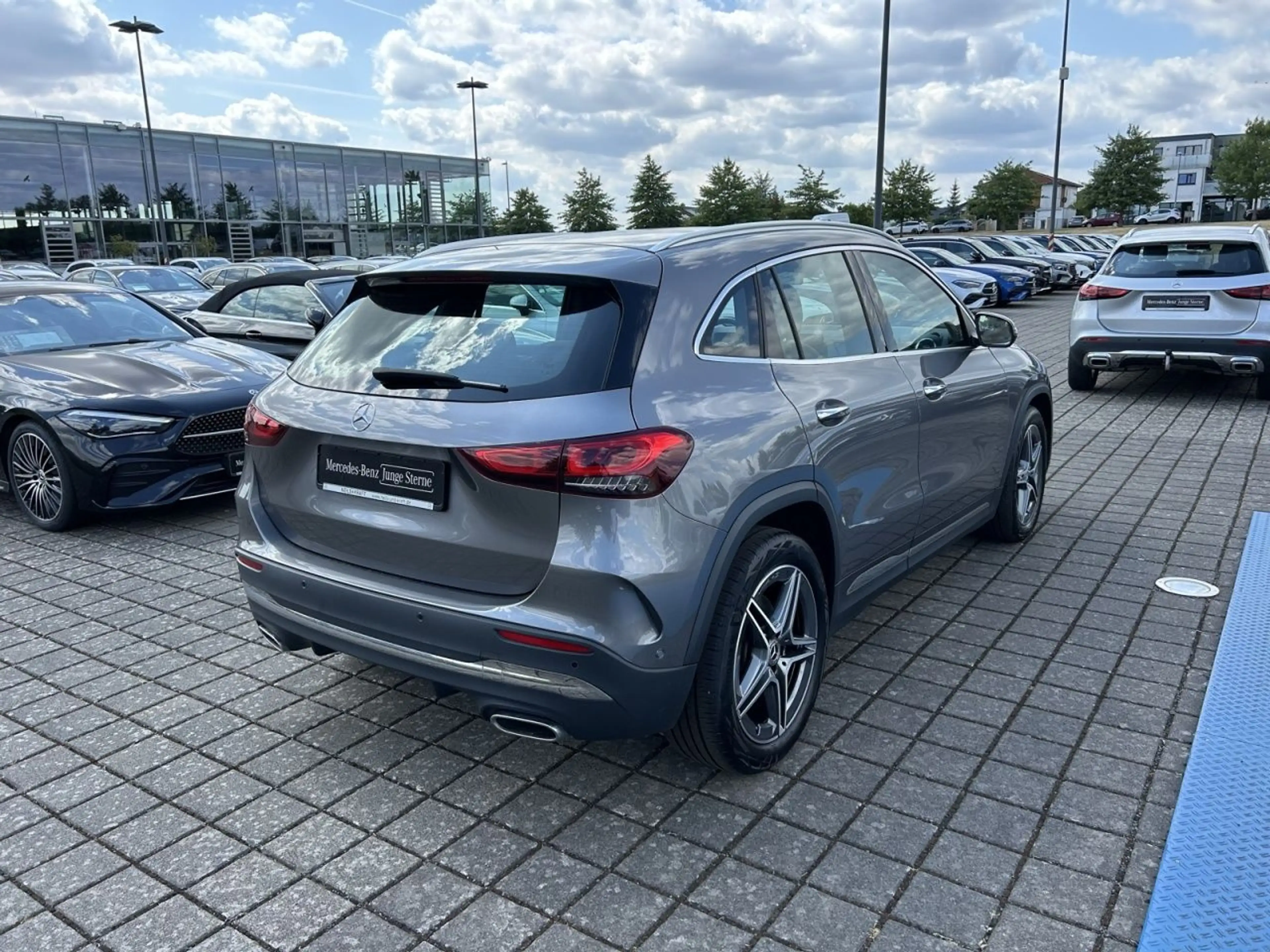 Mercedes-Benz GLA 220 d 4MATIC AMG+BURM+MULTIBEAM+TOTW+AHK+KAM — photo 6