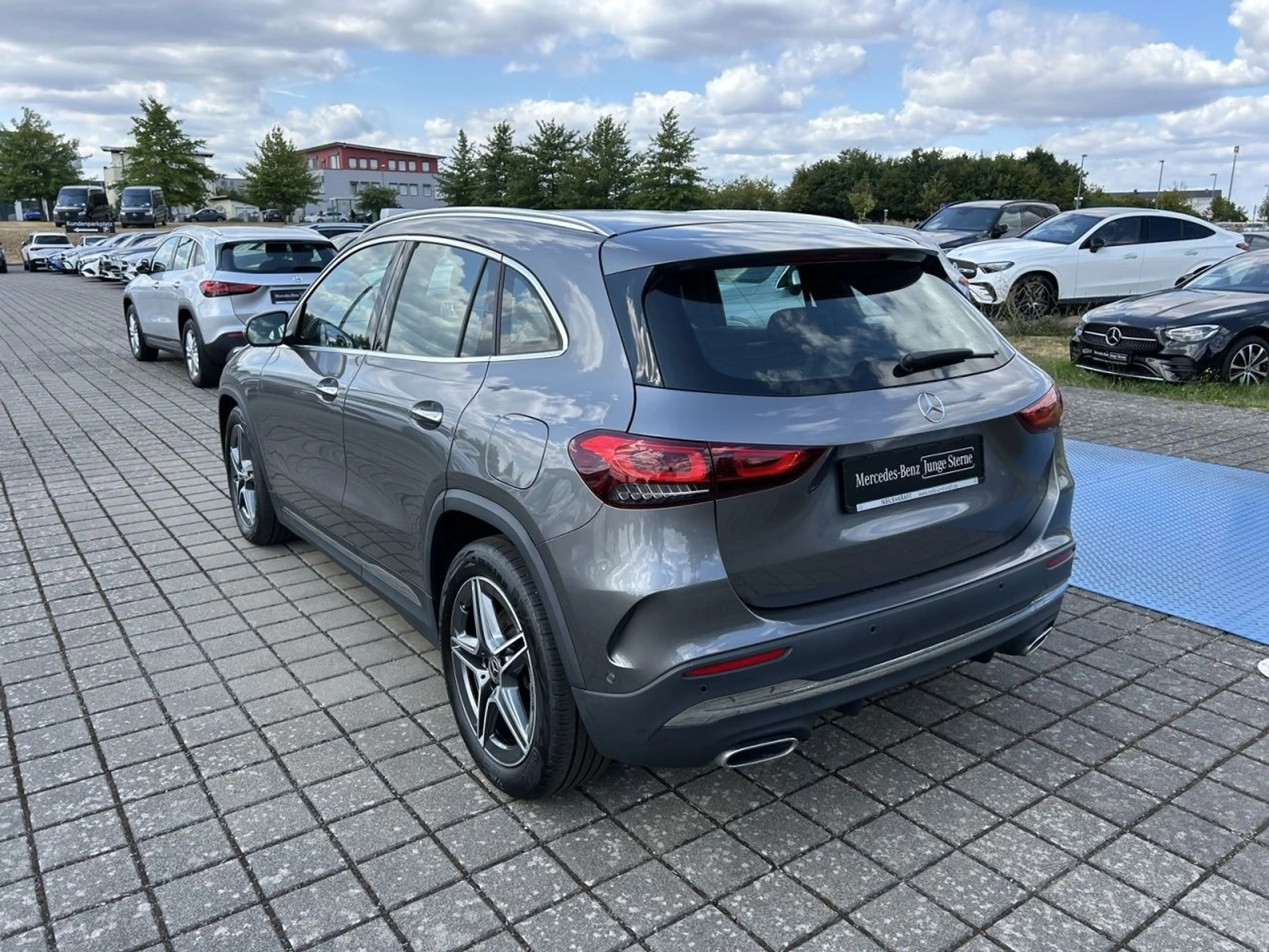 Mercedes-Benz GLA 220 d 4MATIC AMG+BURM+MULTIBEAM+TOTW+AHK+KAM — photo 8