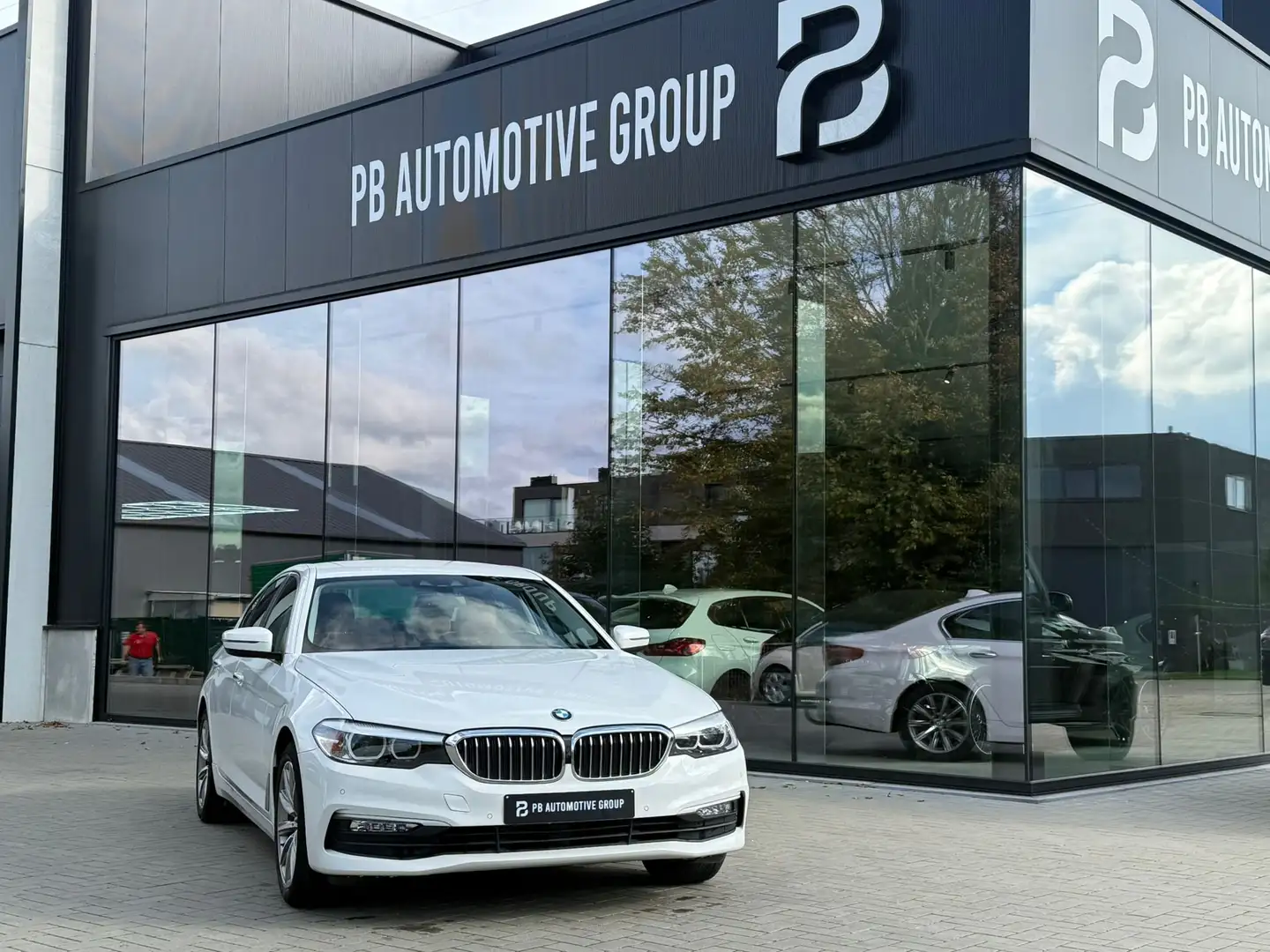 BMW 520 520d-sfeerverlichting-camera-Elekzetels-Conga Wit - 1