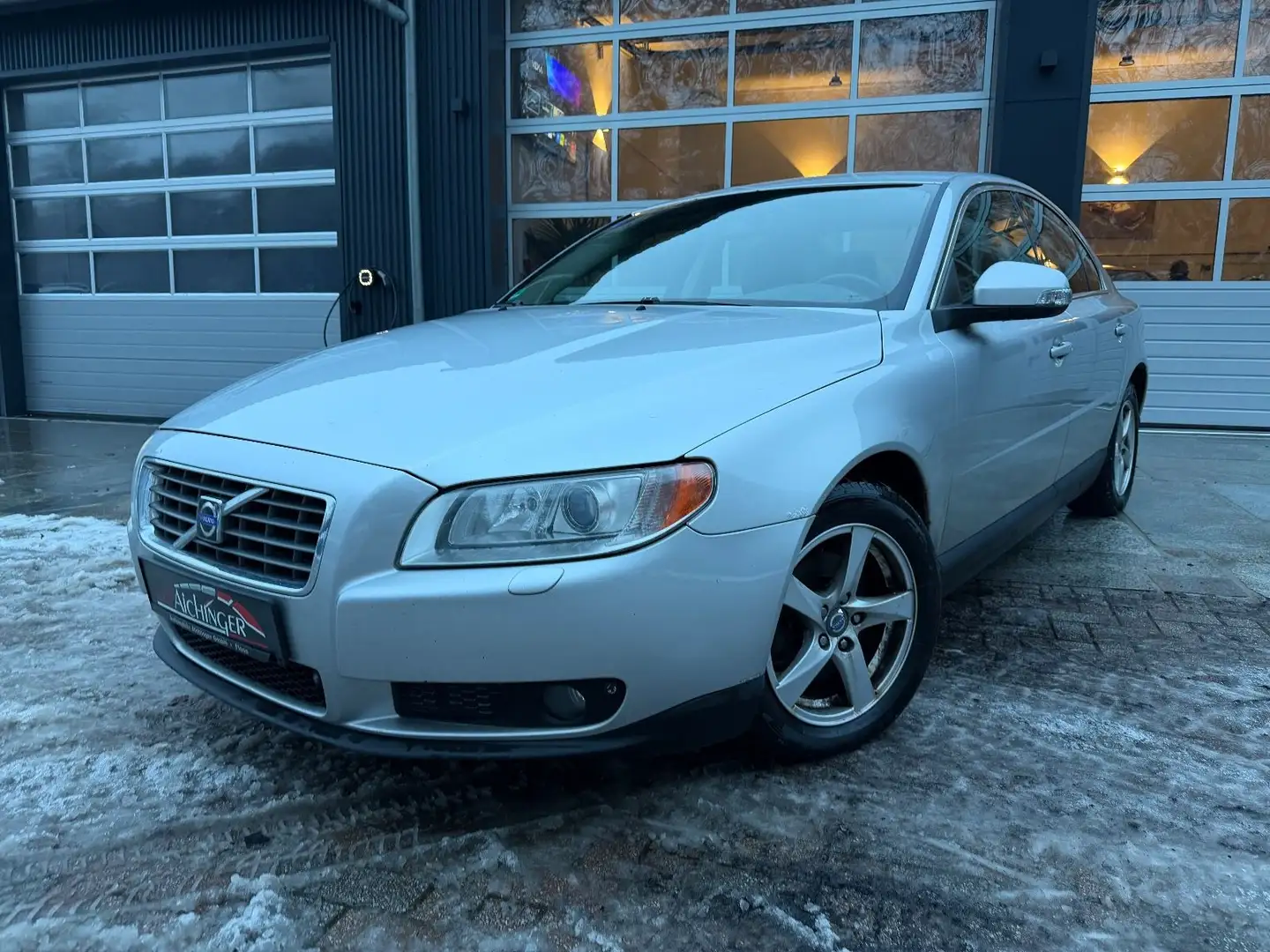 Volvo S80 Lim. 2.4 D Kinetic 2.Hand Xenon Navi Silber - 1