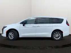 Chrysler Pacifica 2027