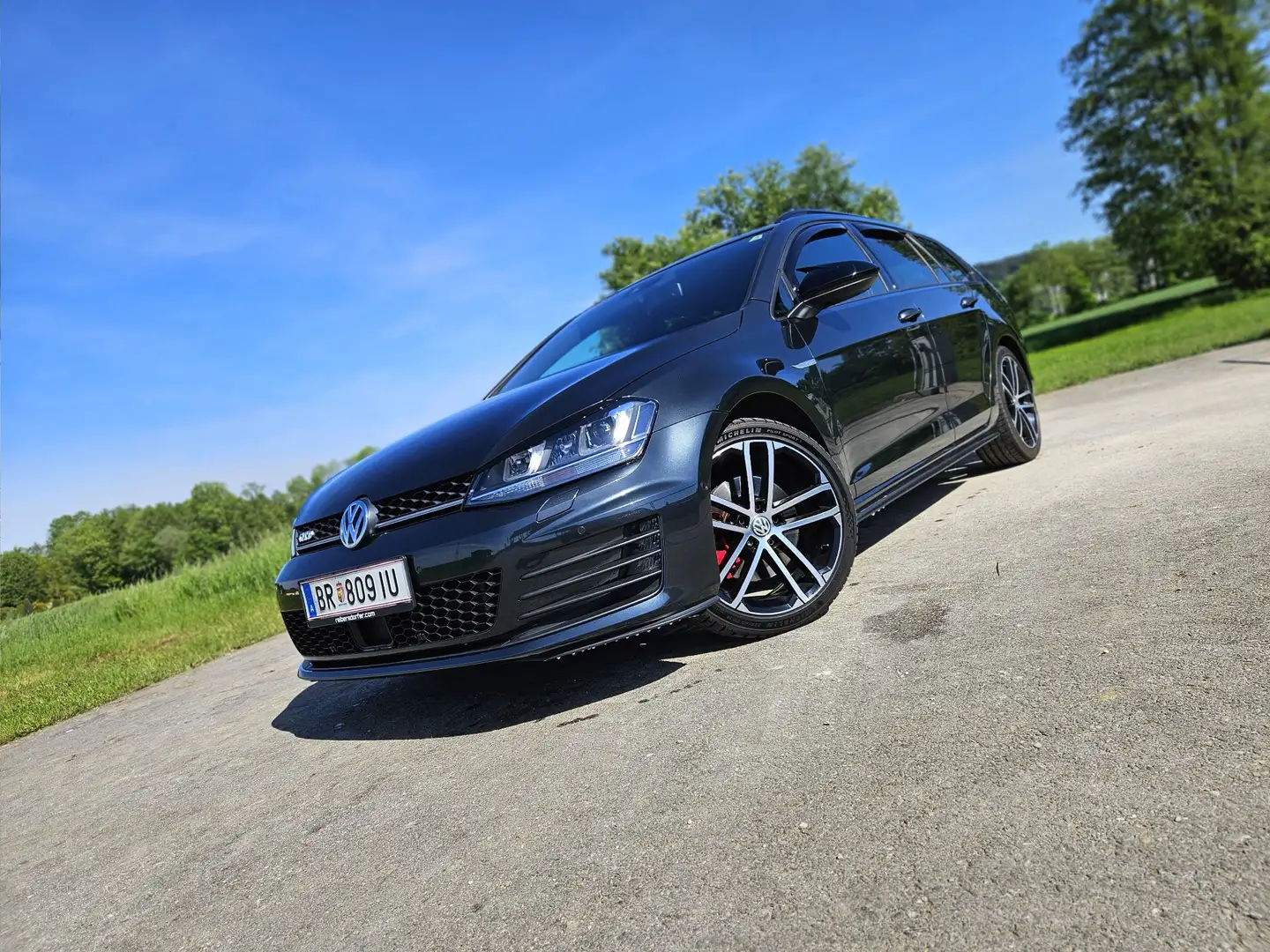 Volkswagen Golf GTD Variant 2,0 TDI DSG Schwarz - 1