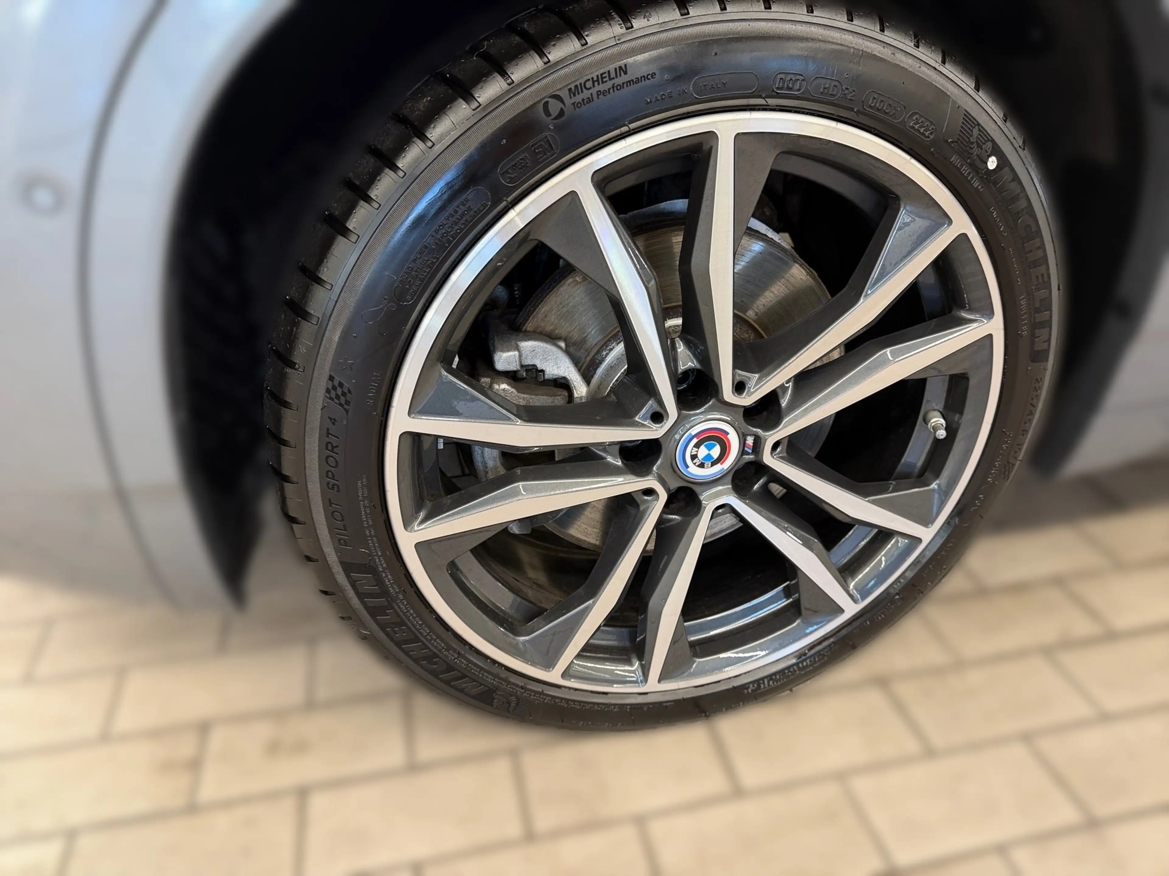 BMW X2 sDrive20i — photo 3