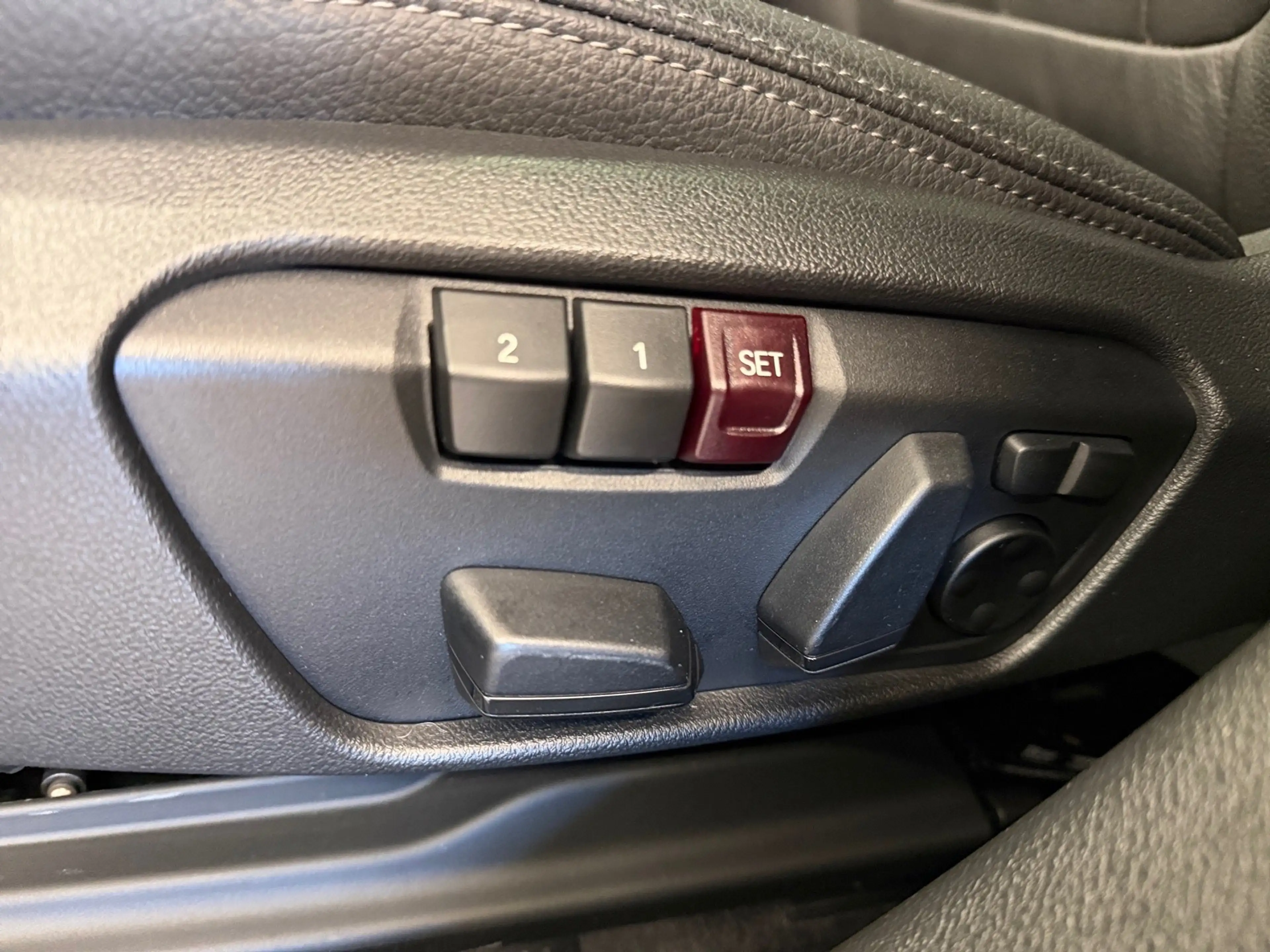 BMW X2 sDrive20i — photo 6