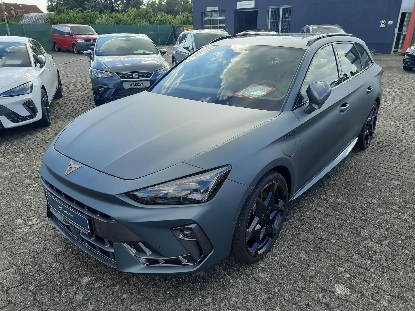 CUPRA Leon Cupra Sportstourer VZ Hybrid Grau - 1