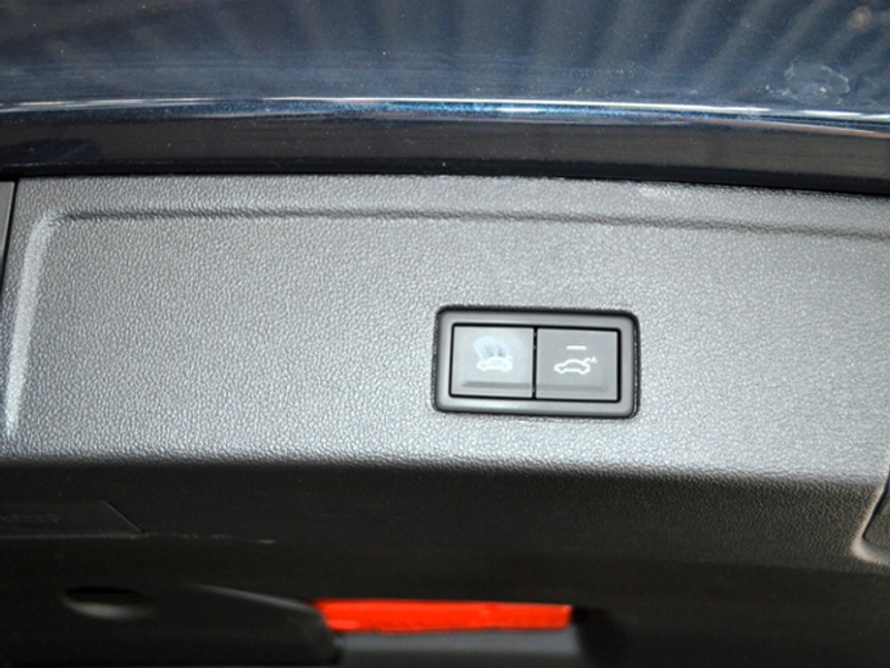 Volkswagen Touareg 3,0 V6 TDI Atmosphere 4Motion AHK 19" LED — photo 14