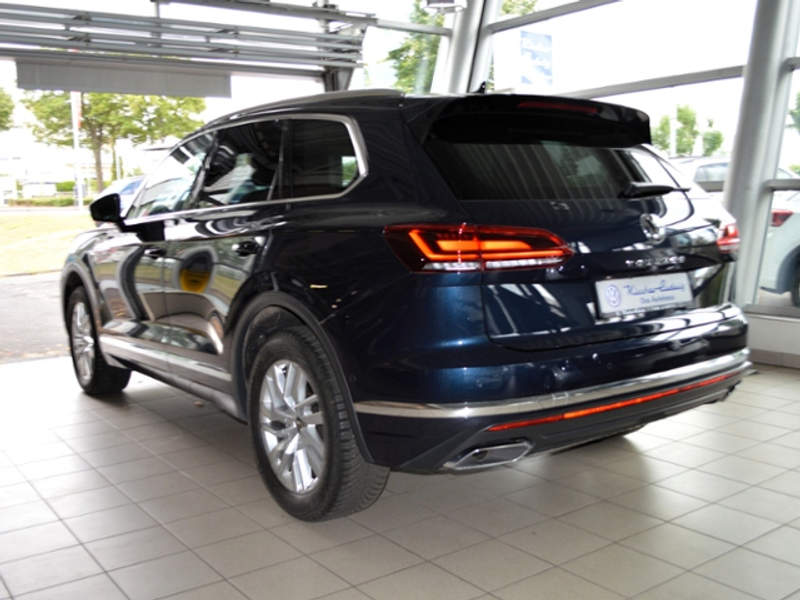 Volkswagen Touareg 3,0 V6 TDI Atmosphere 4Motion AHK 19" LED — photo 4