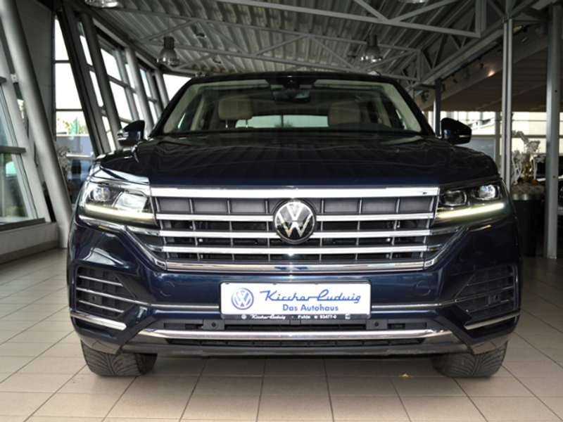 Volkswagen Touareg 3,0 V6 TDI Atmosphere 4Motion AHK 19" LED — photo 2