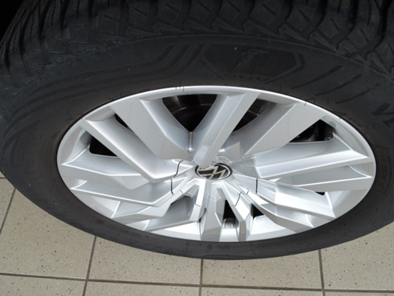 Volkswagen Touareg 3,0 V6 TDI Atmosphere 4Motion AHK 19" LED — photo 15