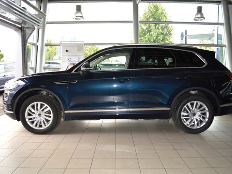Volkswagen Touareg 3,0 V6 TDI Atmosphere 4Motion AHK 19" LED — photo 3