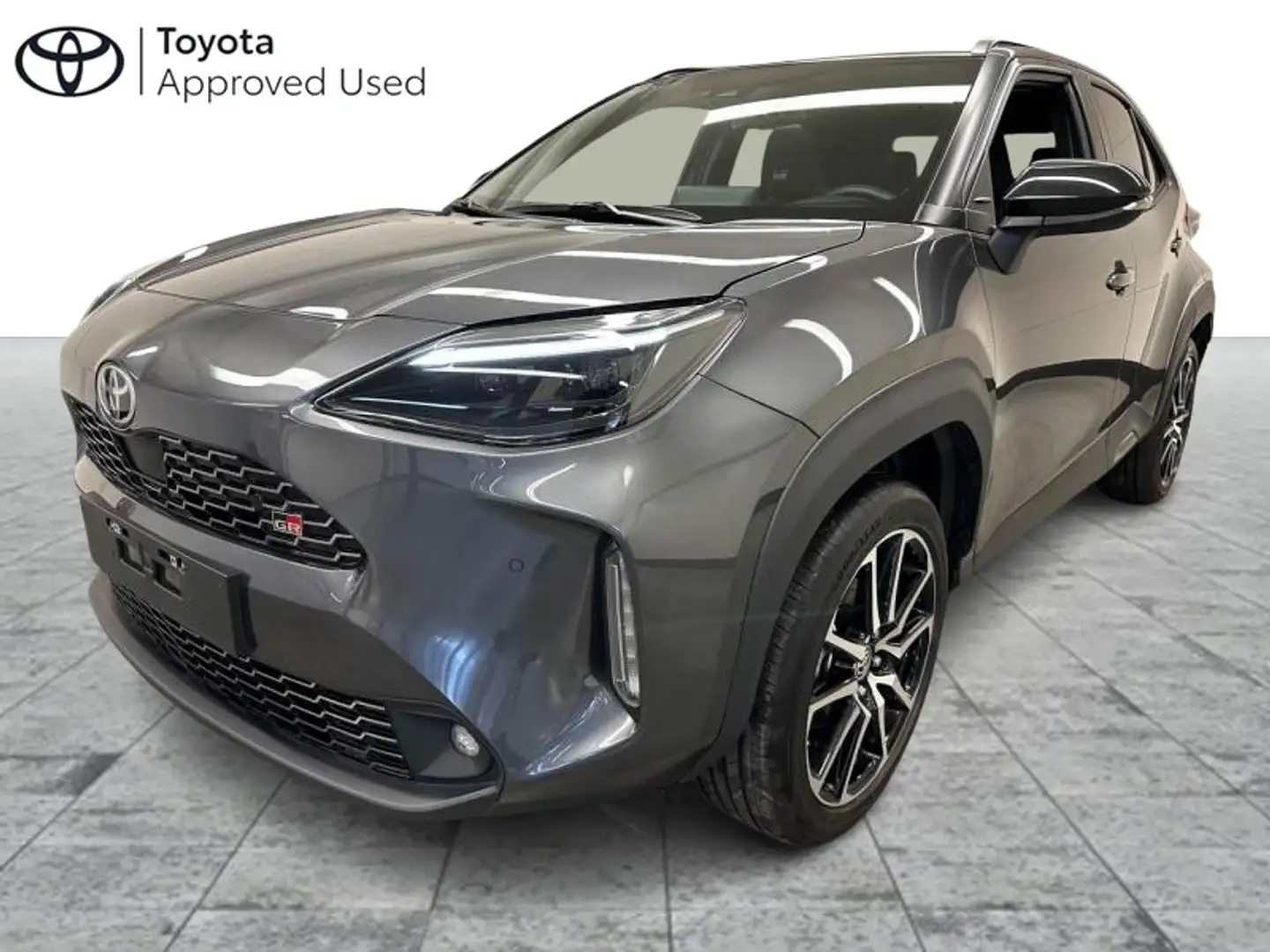 Toyota Yaris Cross GR Sport + Premium Pack Grijs - 1