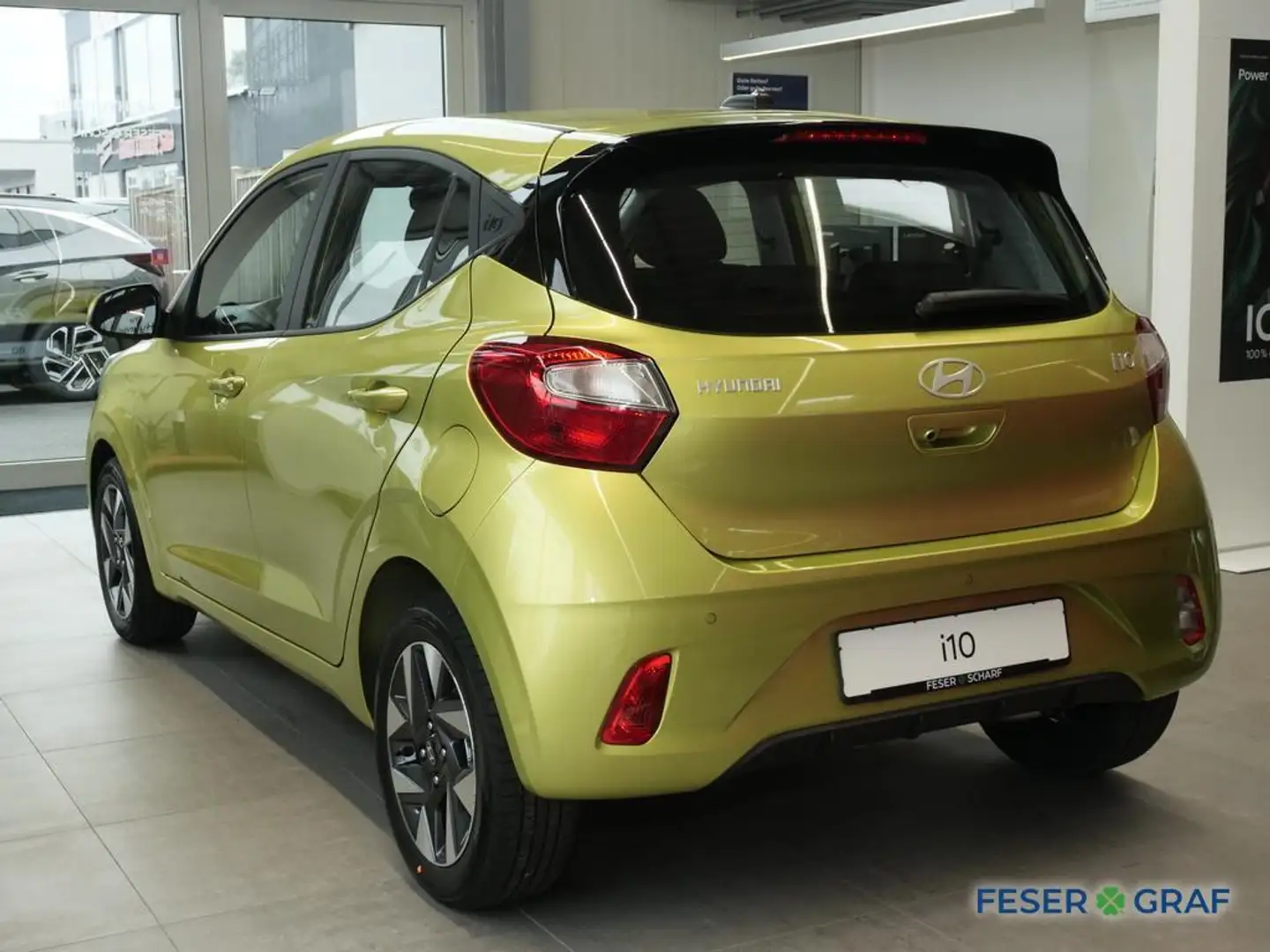 Hyundai i10 TREND KOMFORT-PAKET NAVI KLIMA SHZ LHZ Verde - 2