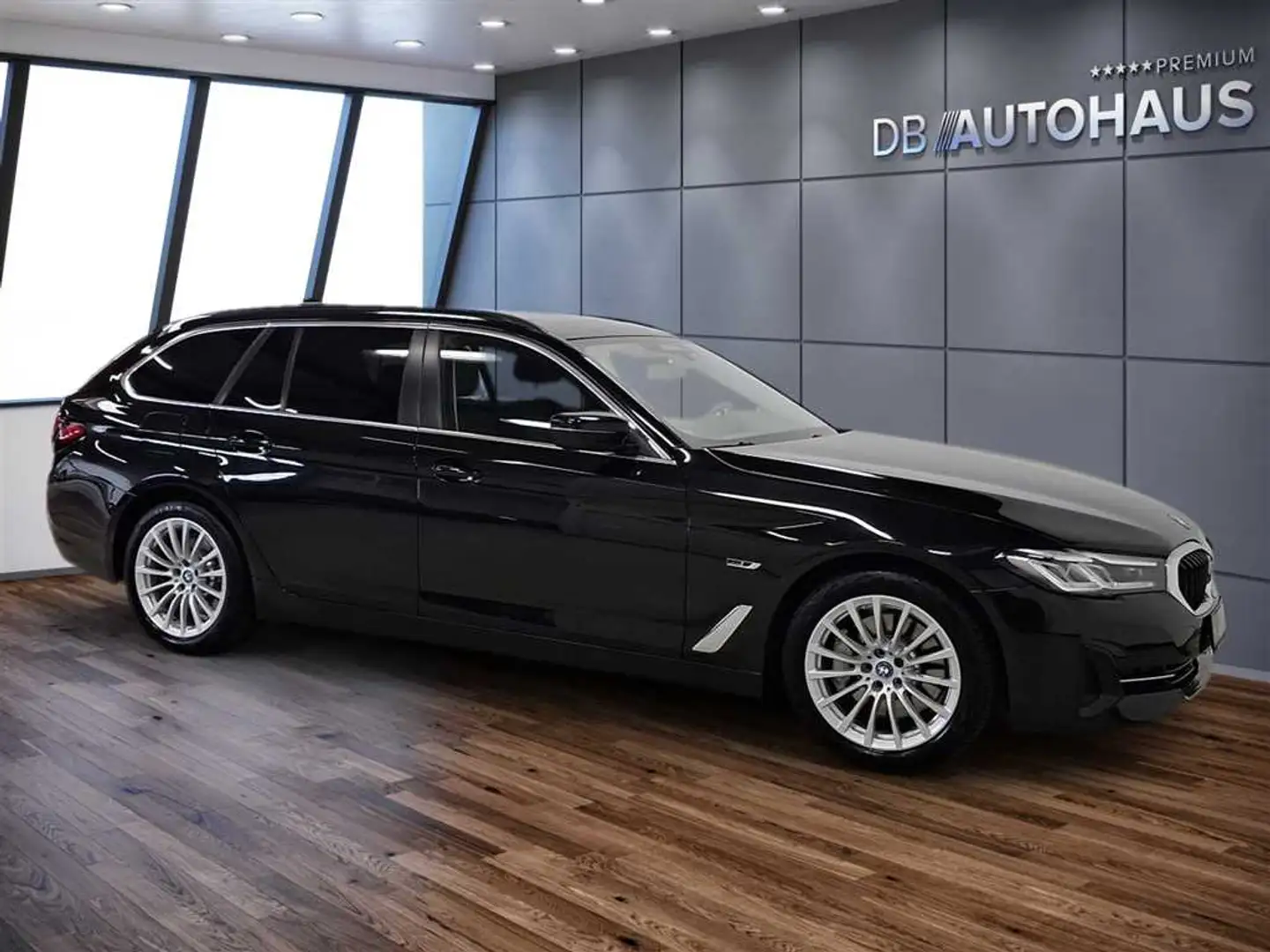 BMW 530 e Touring Steptronuc Zwart - 2
