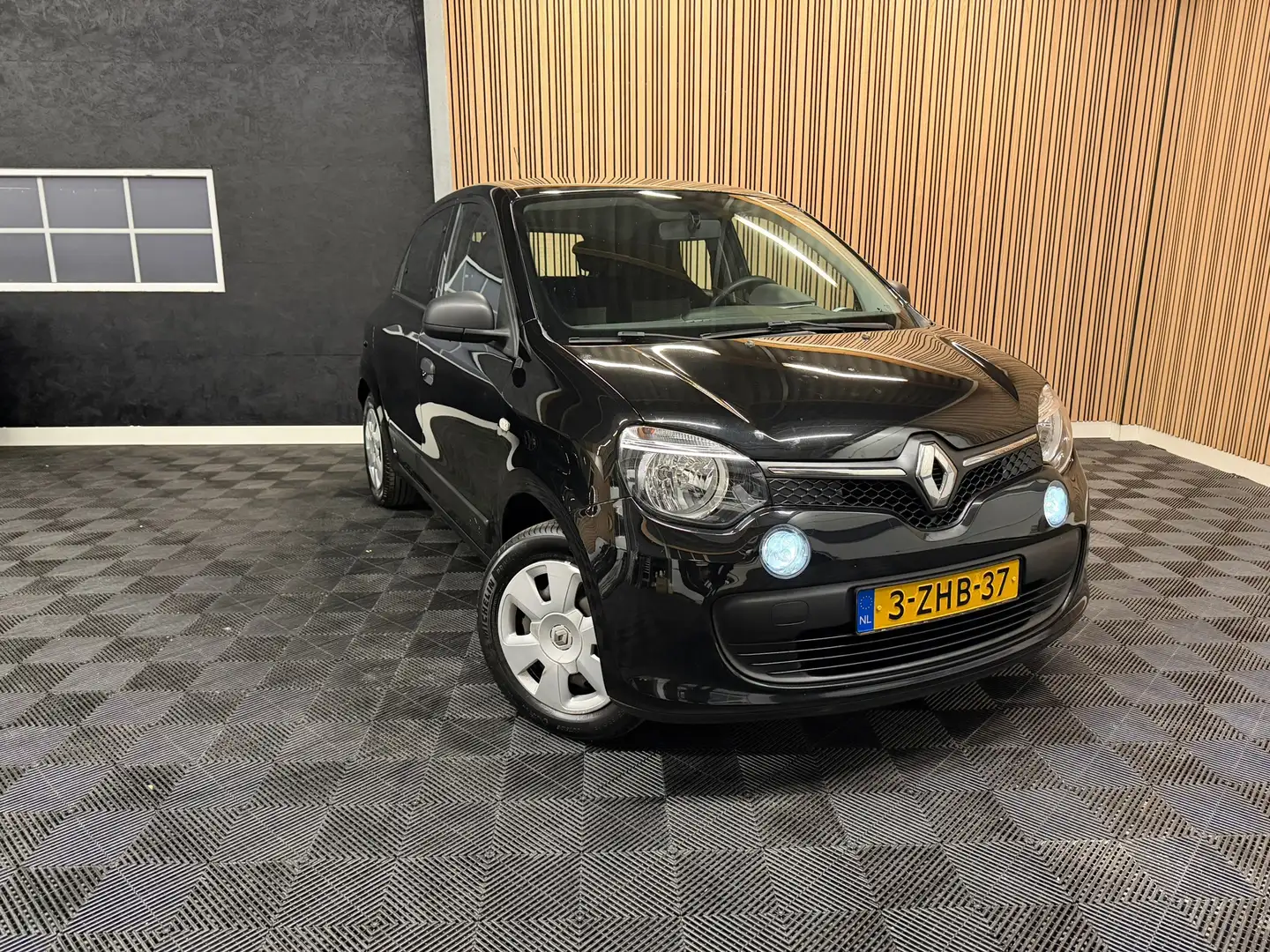 Renault Twingo 1.0 SCe Authentique 2015 Airco Cruise NAP Zwart - 2