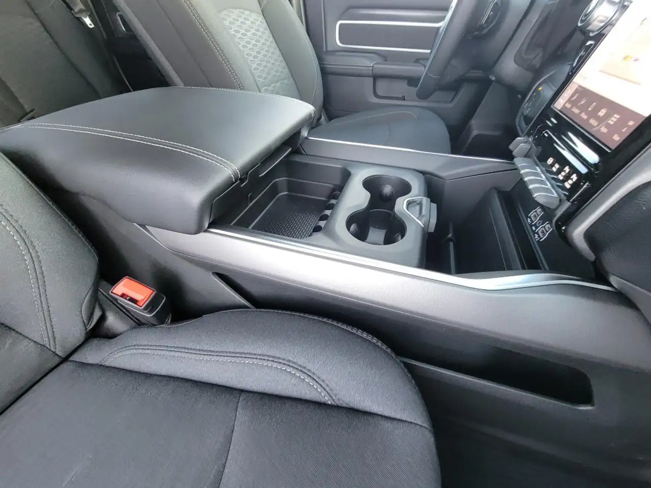 RAM 3500 снимка RAM 3500