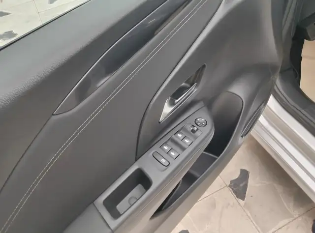 Opel Corsa view 9
