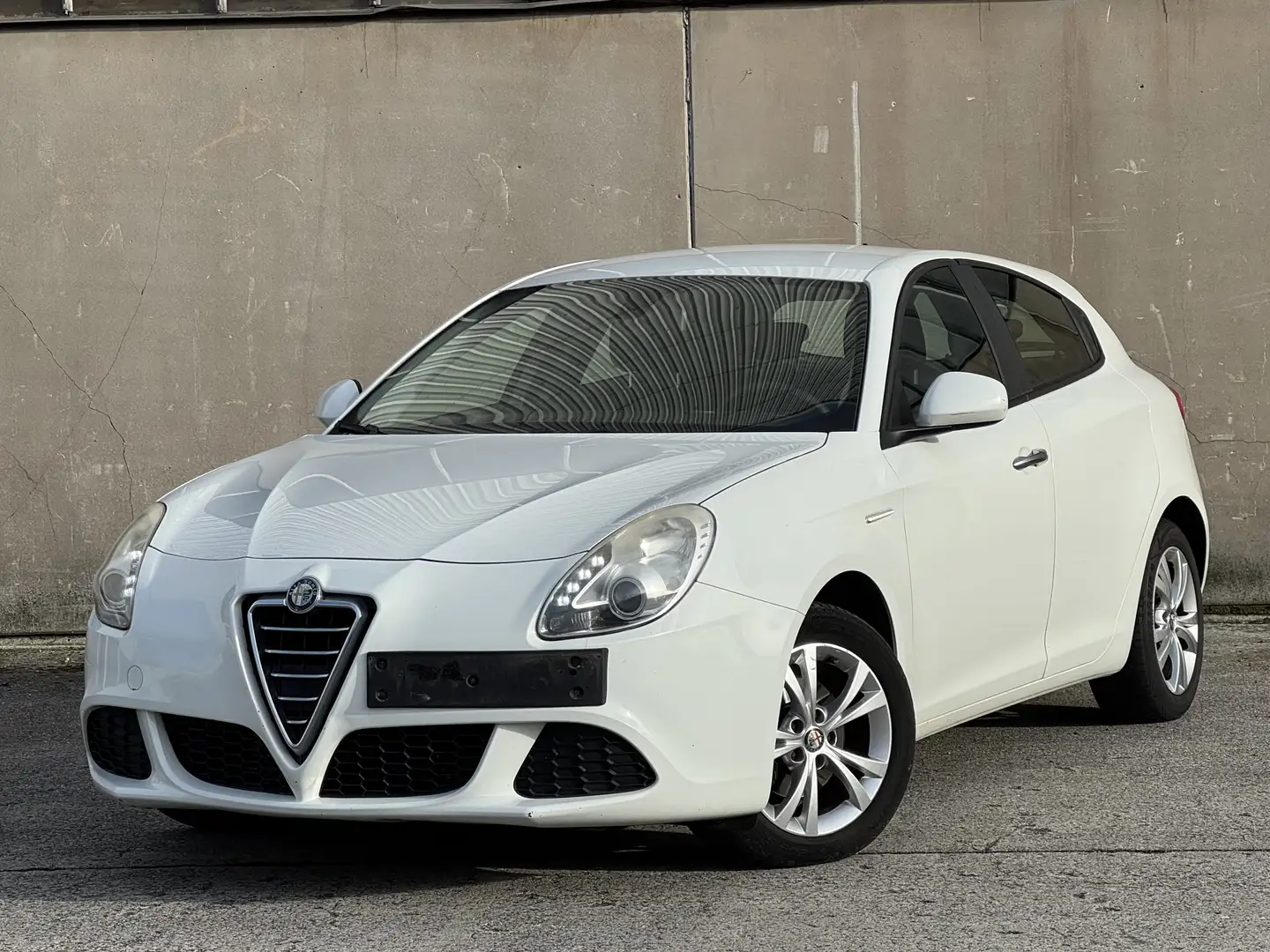 Alfa Romeo Giulietta 1.6 JTD/PACK SPORT/CLIMA/ETAT NEUF/1PROP CARNET Wit - 1