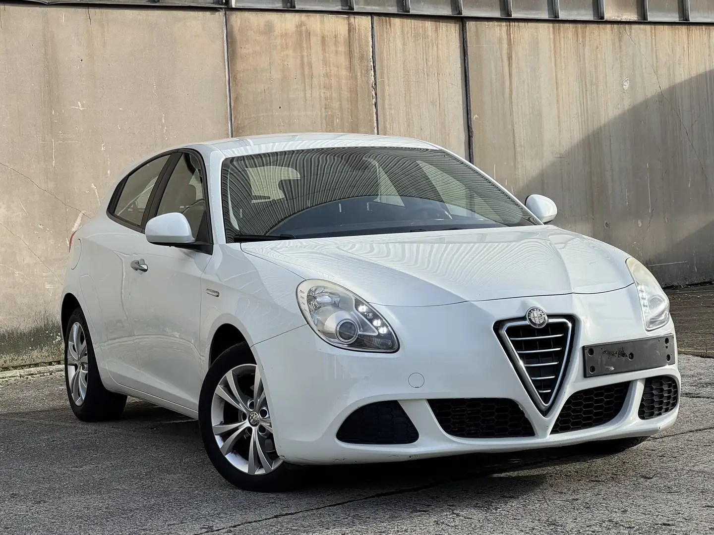 Alfa Romeo Giulietta 1.6 JTD/PACK SPORT/CLIMA/ETAT NEUF/1PROP CARNET Wit - 2