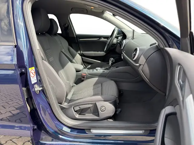 Audi A3 view 4