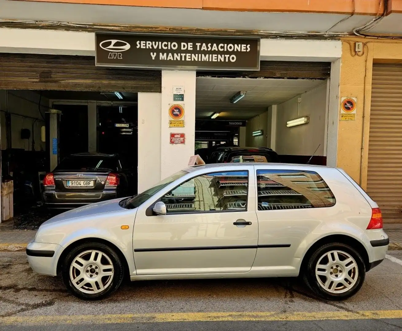Volkswagen Golf 1.4 Conceptline Argent - 1