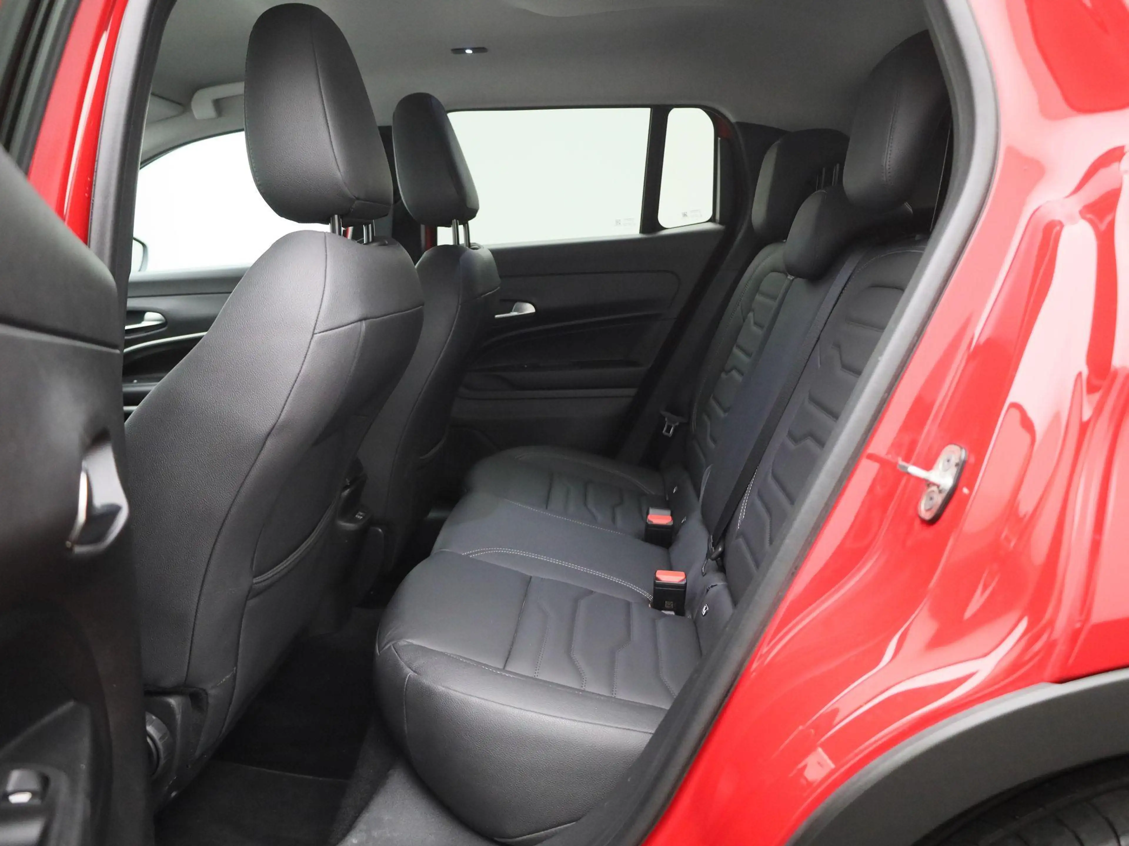 Jeep Avenger 54kWh Altitude — photo 12