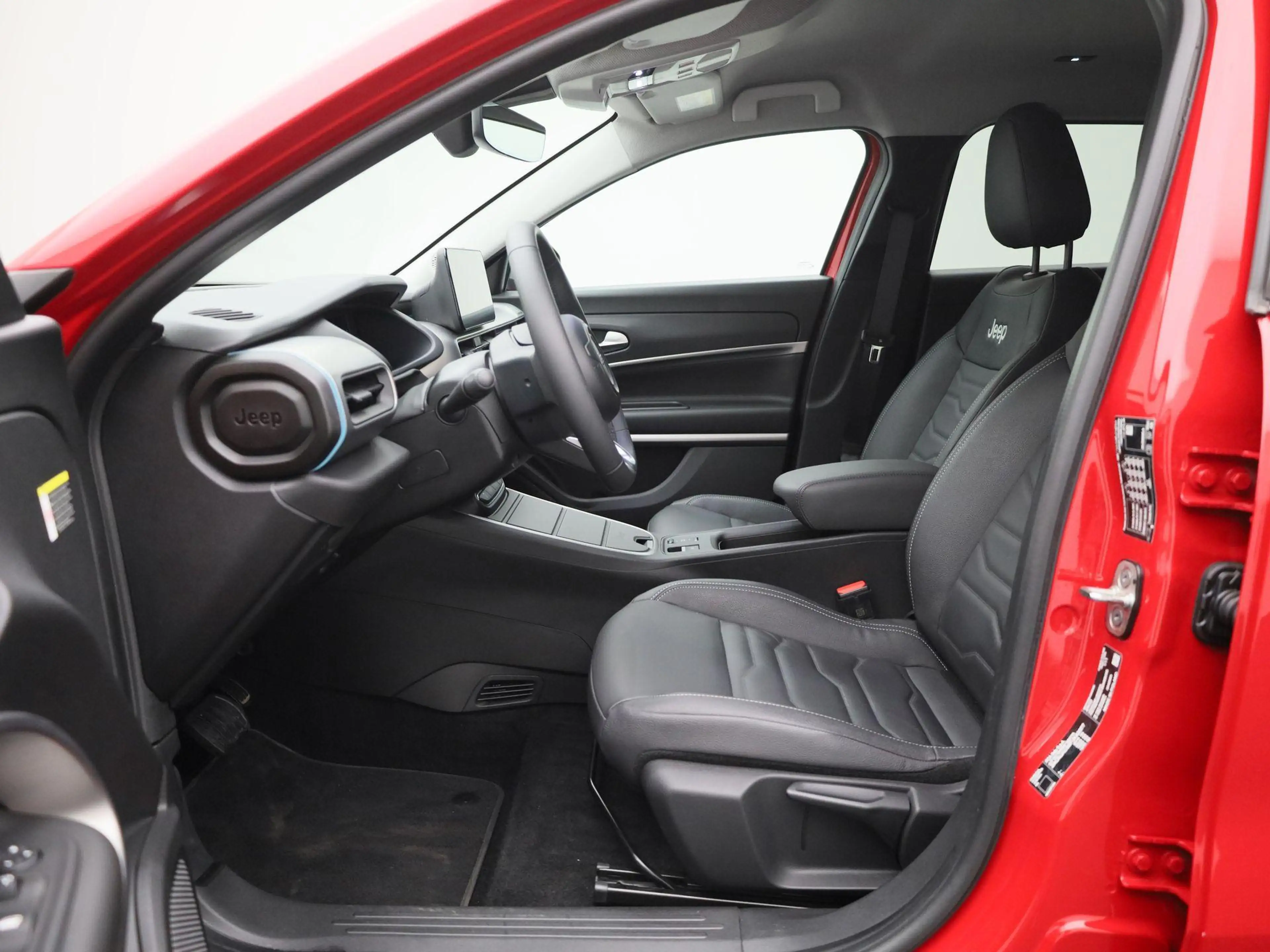 Jeep Avenger 54kWh Altitude — photo 11