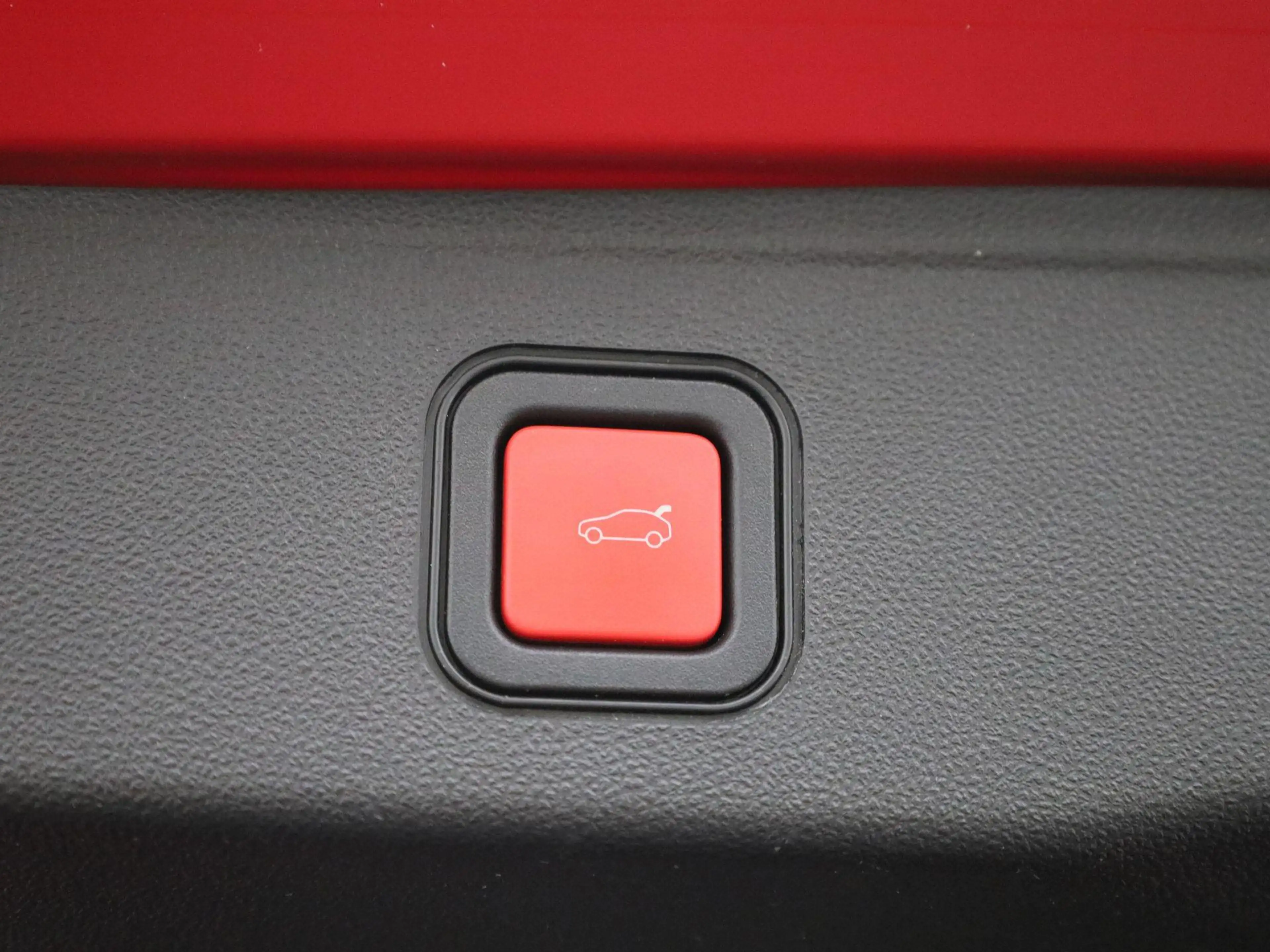 Jeep Avenger 54kWh Altitude — photo 15