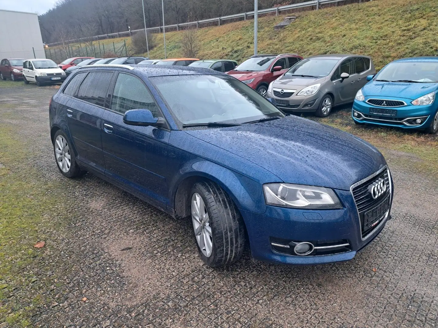 Audi A3 Sportback 1.6 TDI Klima M+S Blau - 2
