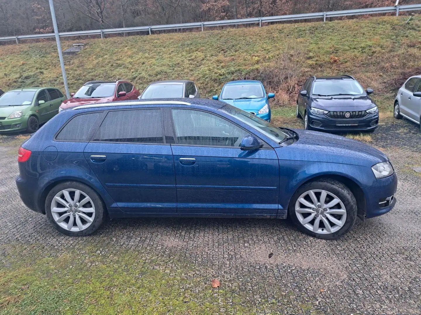 Audi A3 Sportback 1.6 TDI Klima M+S Blau - 1