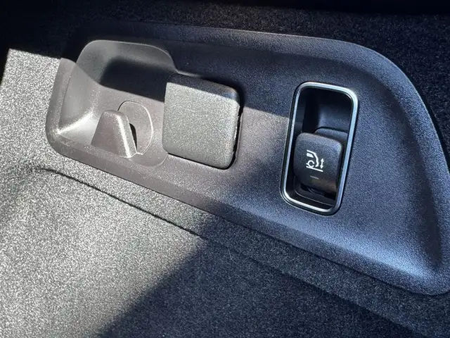 Mercedes-Benz GLE 400 Coupe d 4Matic AMG Line Softclose, HUD Ansicht 19