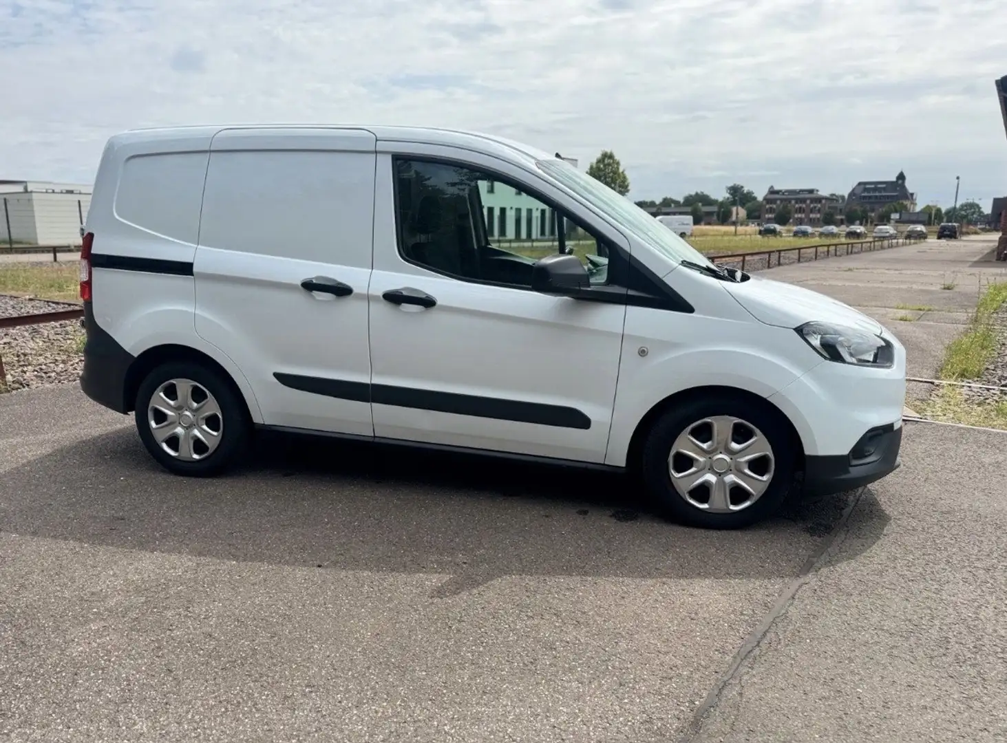 Ford Transit Courier Trend Weiß - 2