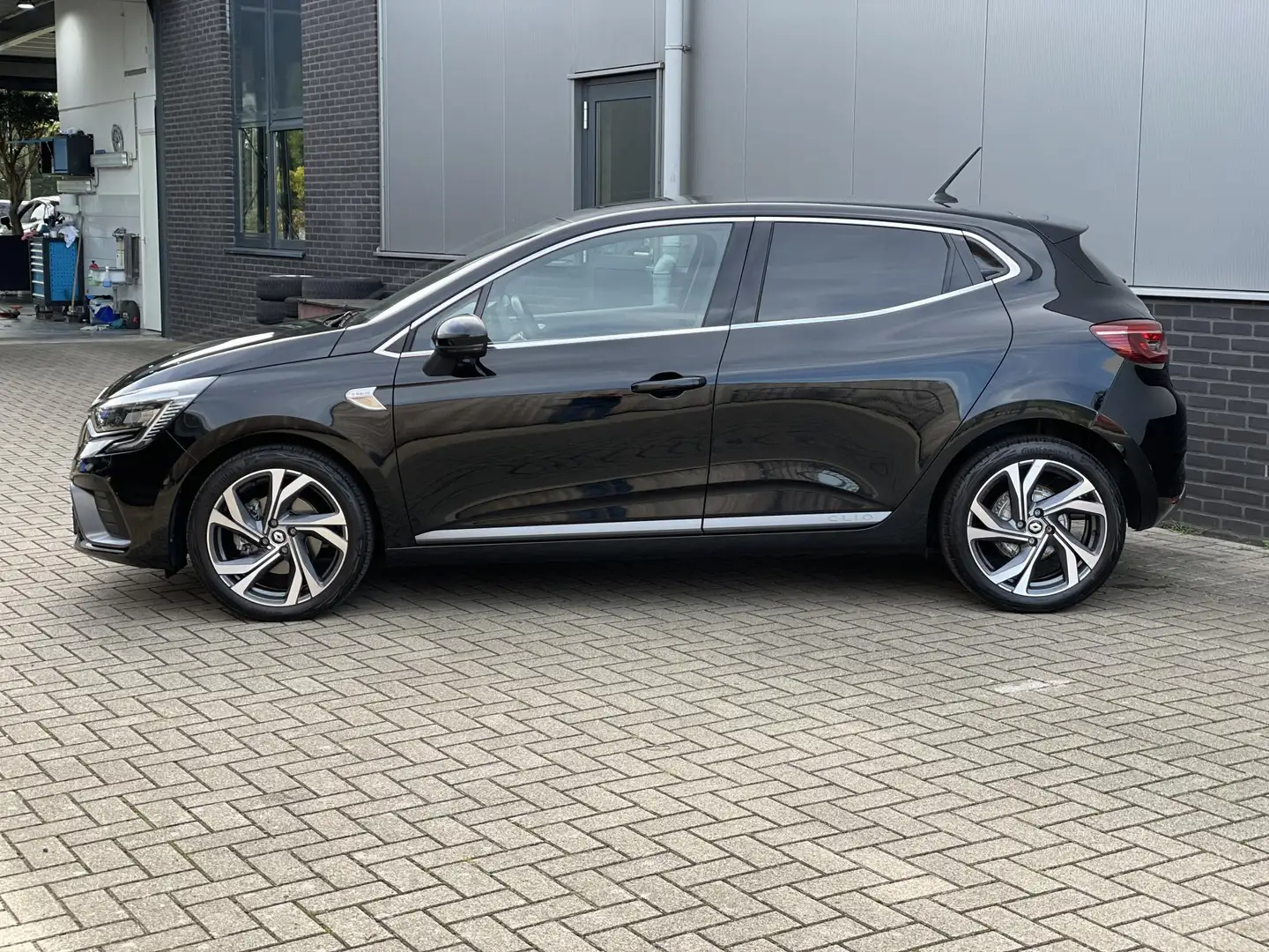Renault Clio 1.3 TCe R.S. Line / LED / CARPLAY / FULL OPTION / Nero - 2