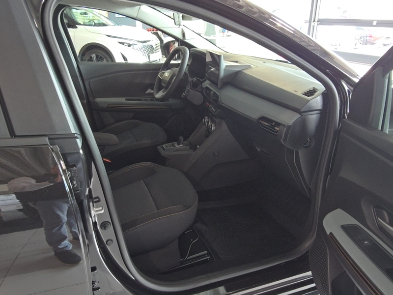 Dacia Jogger Extreme Hybrid 155 — photo 11