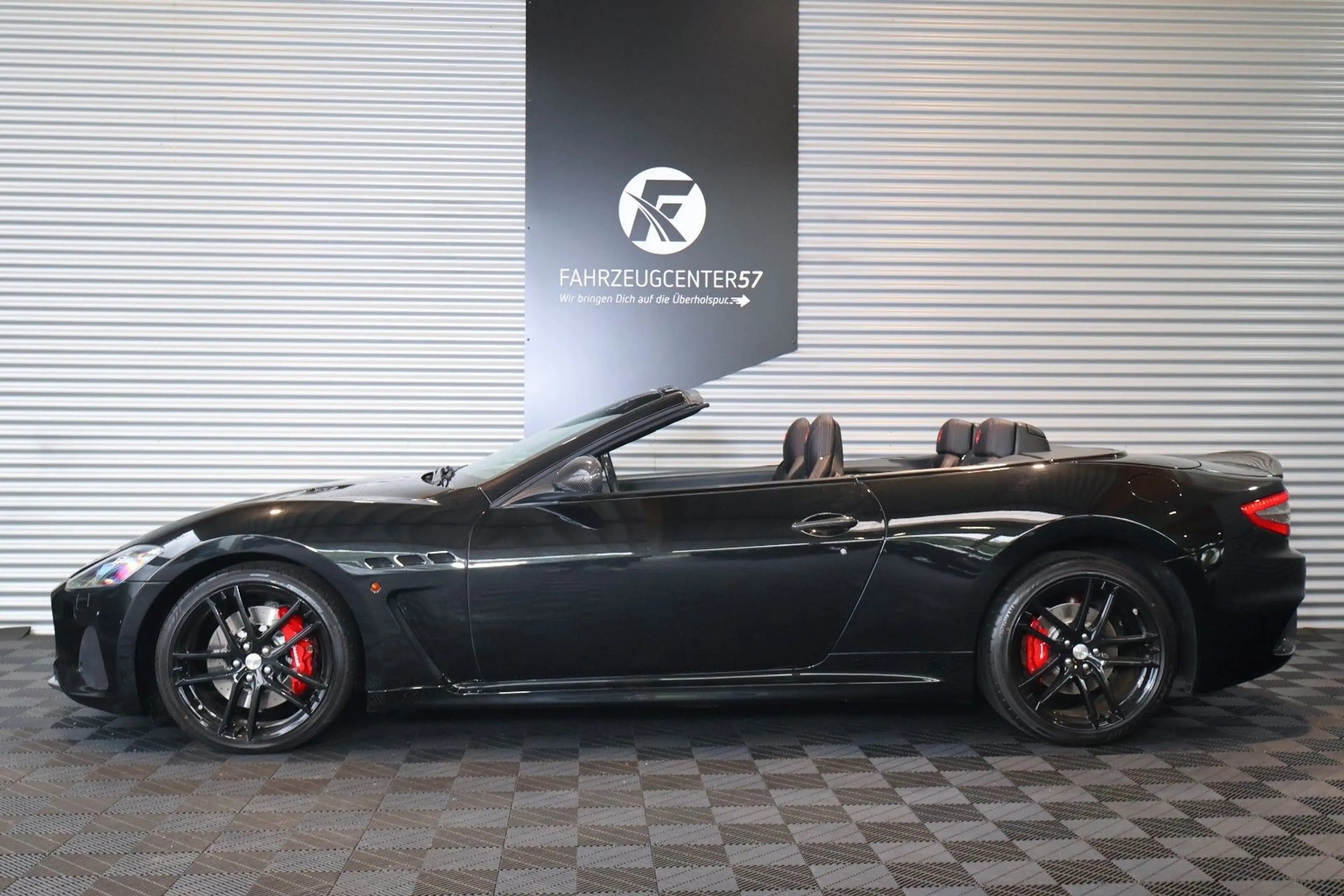 Maserati GranCabrio 4.7 V8 MC/BI-XENON/PDC/H&K/KAMERA — photo 3