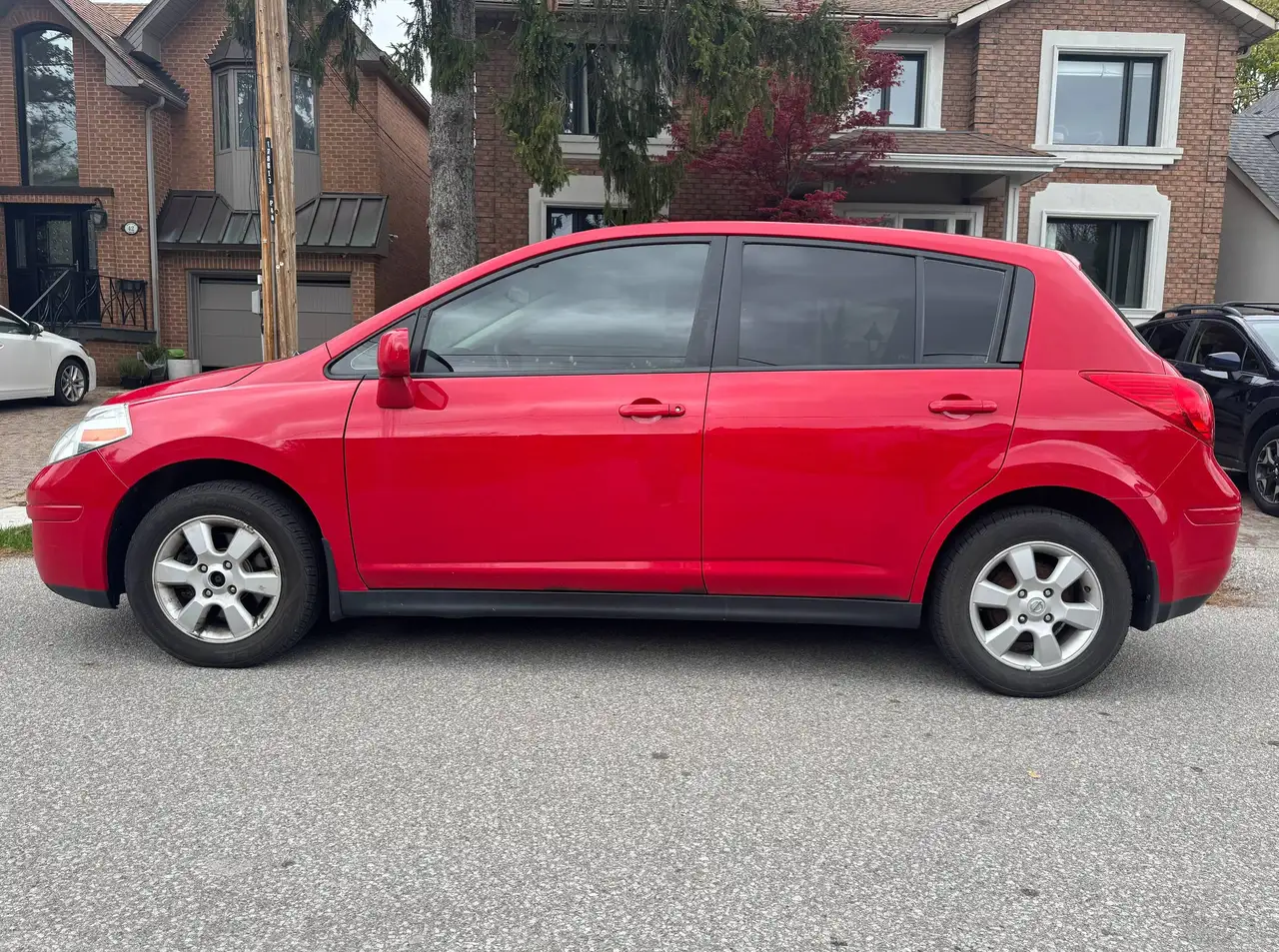 Nissan Versa снимка Nissan Versa