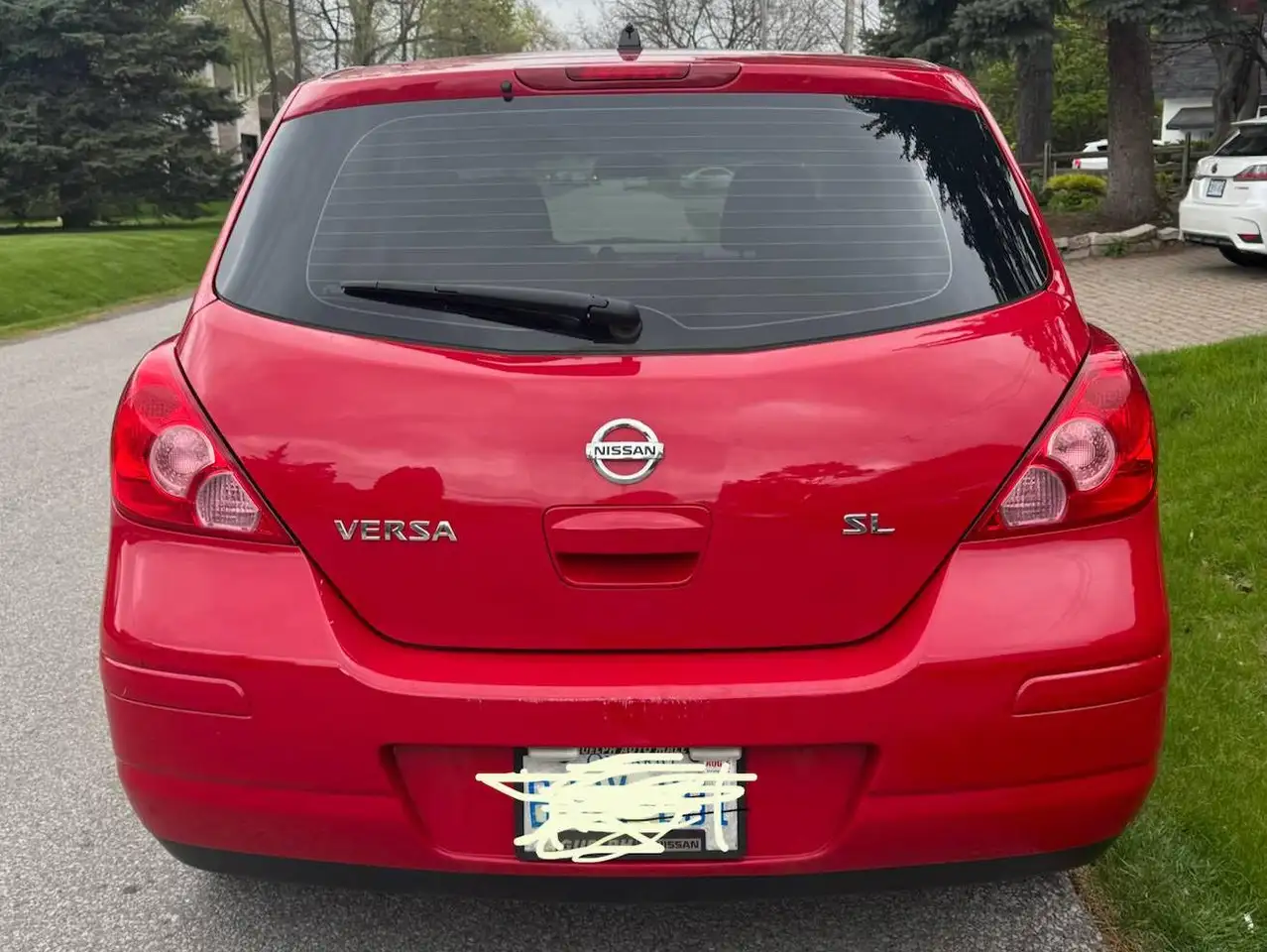 Nissan Versa снимка Nissan Versa
