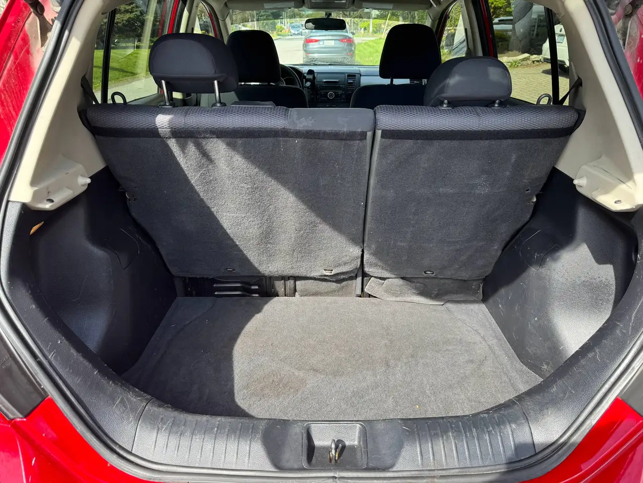 Nissan Versa снимка Nissan Versa