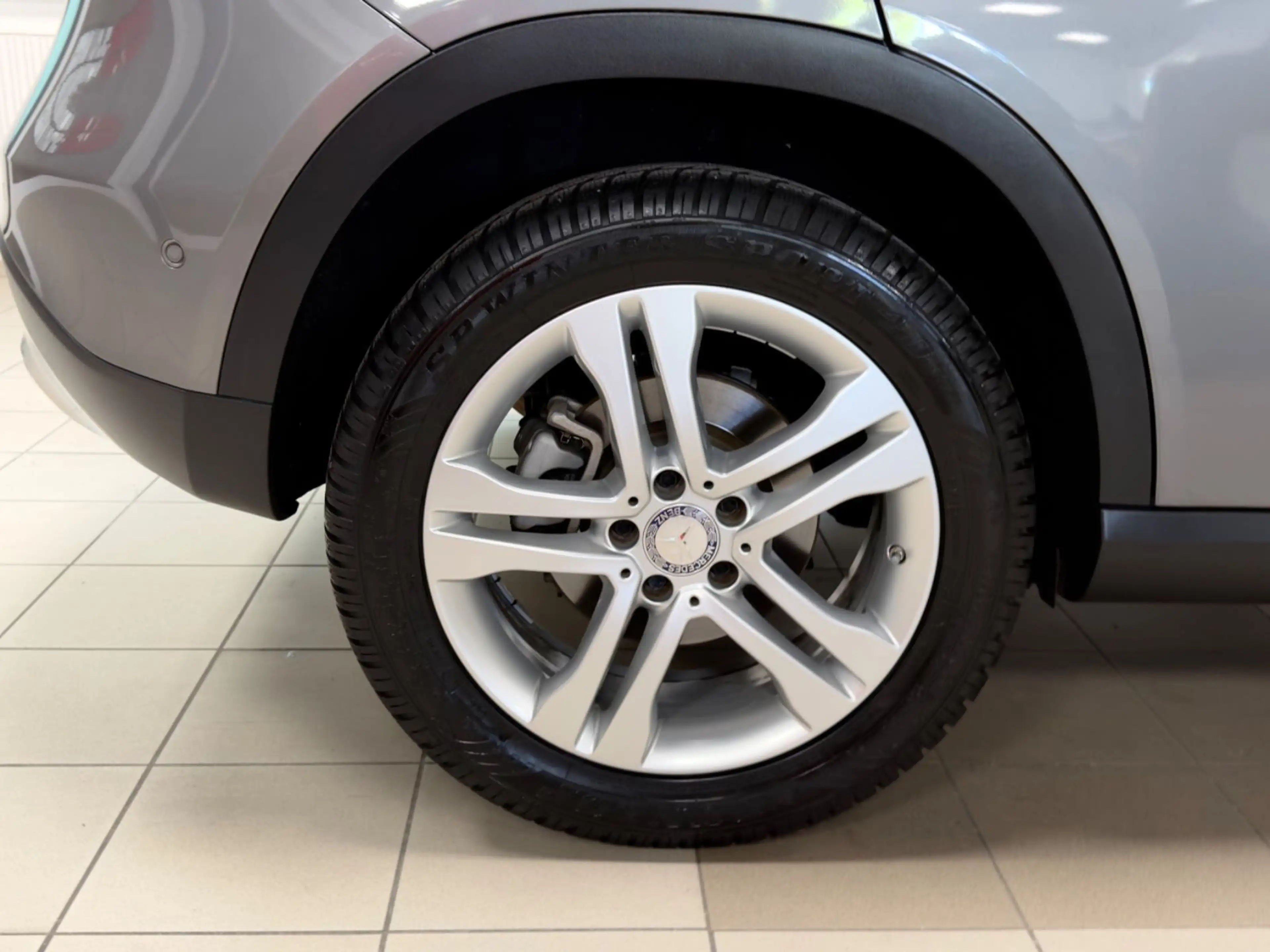 Mercedes-Benz GLA 180 AUT. NUR 13.397KM NAVI XENON TOPZUSTAND! — photo 42