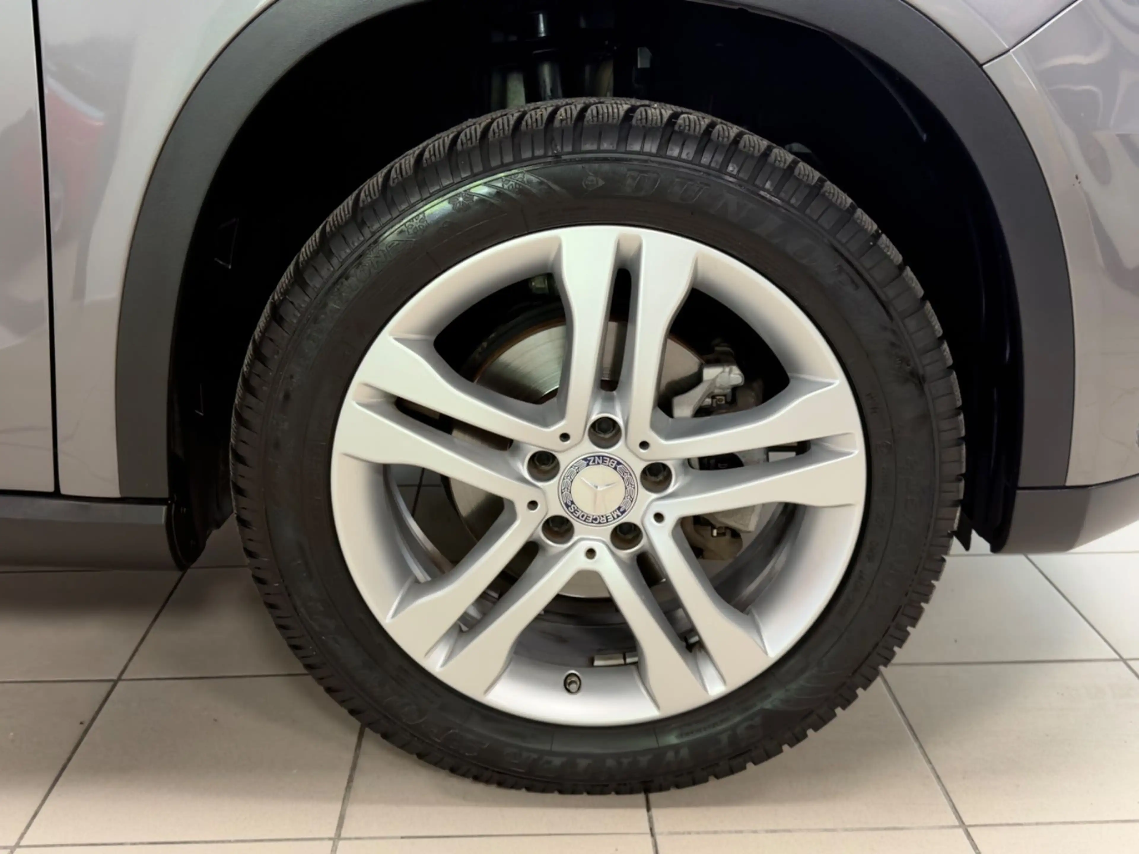 Mercedes-Benz GLA 180 AUT. NUR 13.397KM NAVI XENON TOPZUSTAND! — photo 14