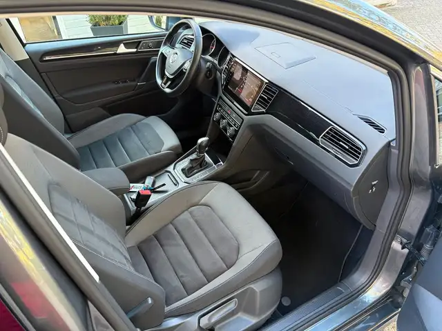 Volkswagen Golf view 10