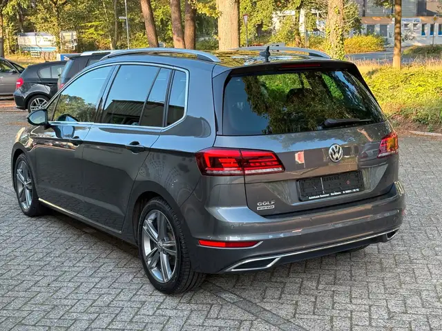 Volkswagen Golf view 7