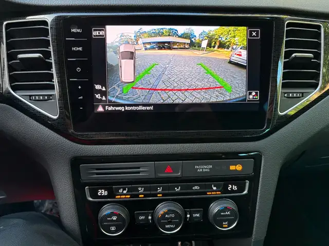 Volkswagen Golf view 13
