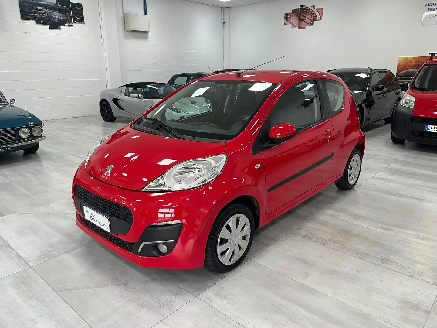 Peugeot 107 3 porte 1.0 12v Rosso - 1