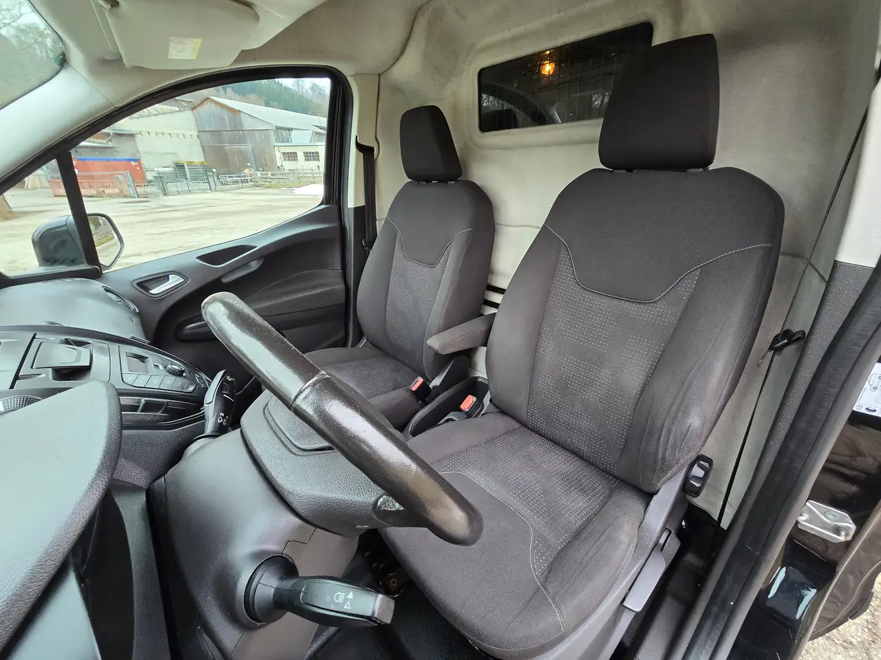 Ford Transit Courier Trend – Bild 9