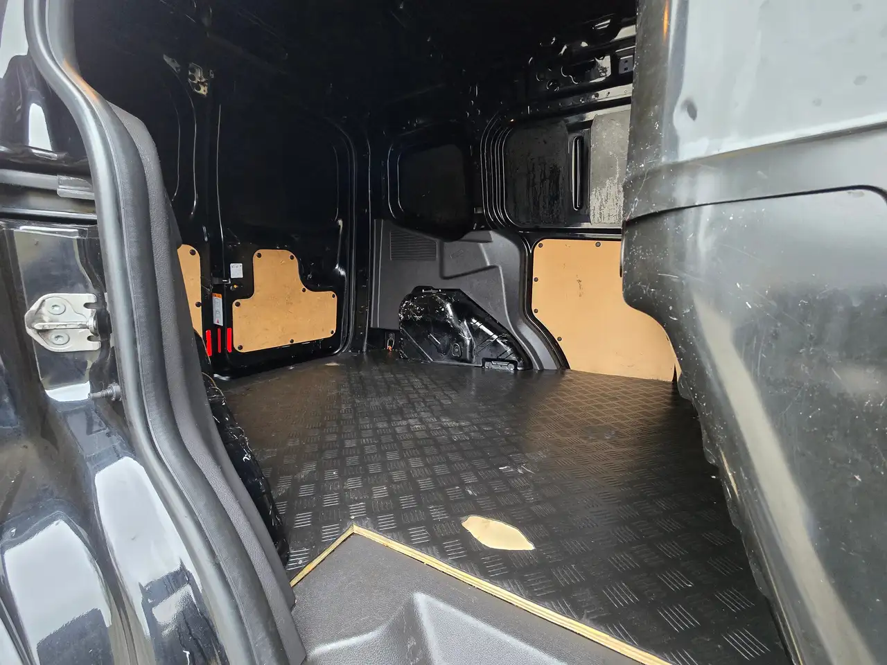 Ford Transit Courier Trend – Bild 19