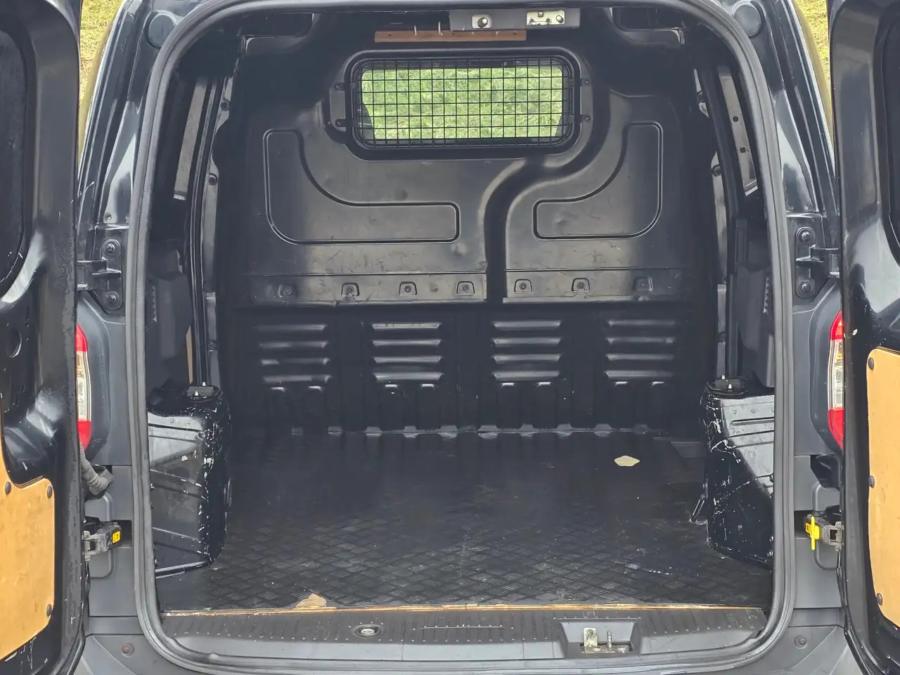 Ford Transit Courier Trend – Bild 20